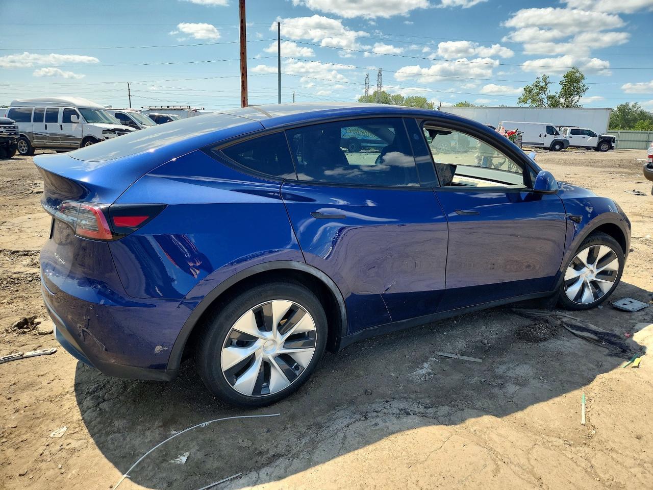 2023 Tesla Model Y - Фото 3