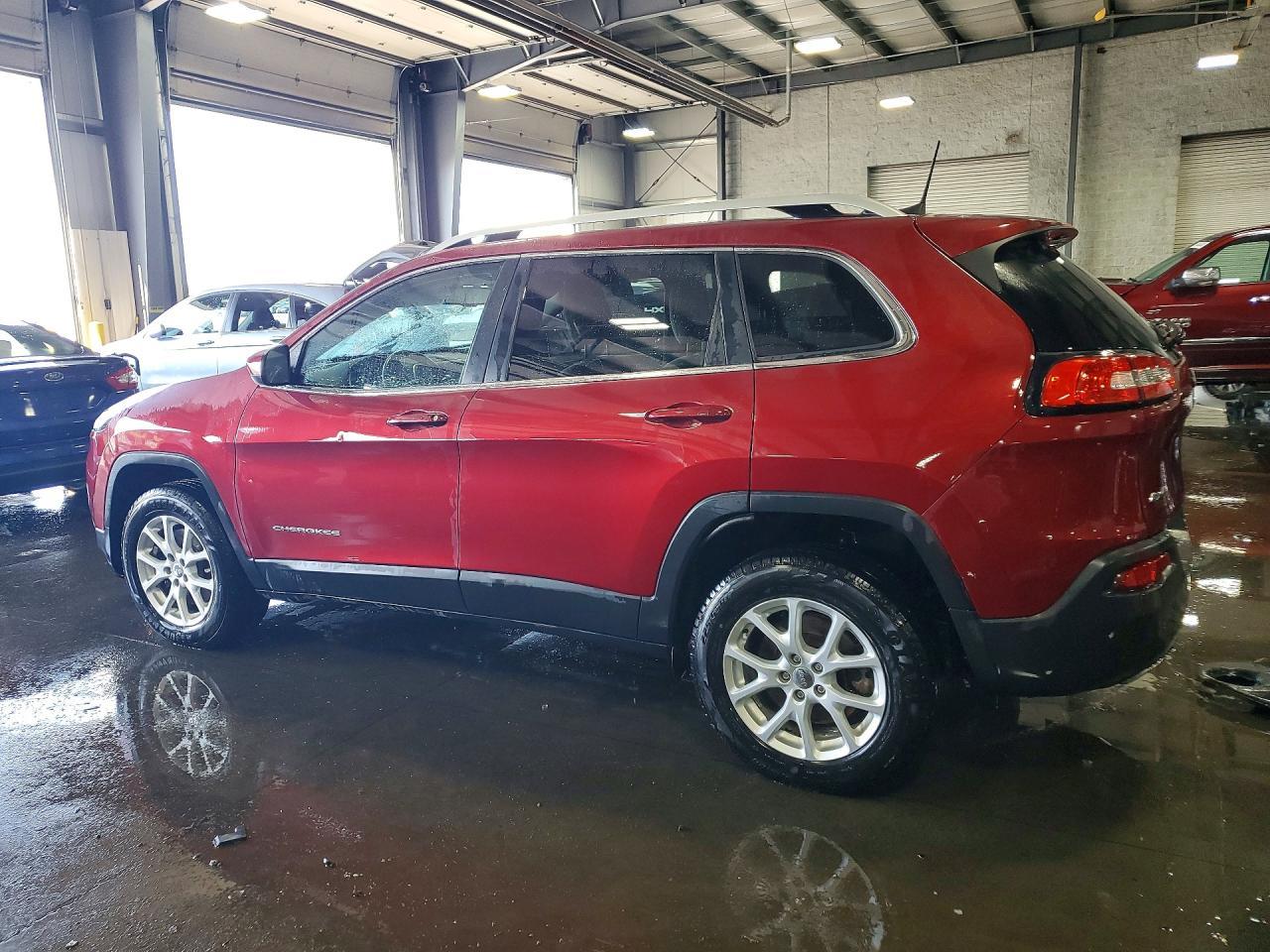 2016 Jeep Cherokee Latitude - Фото 2