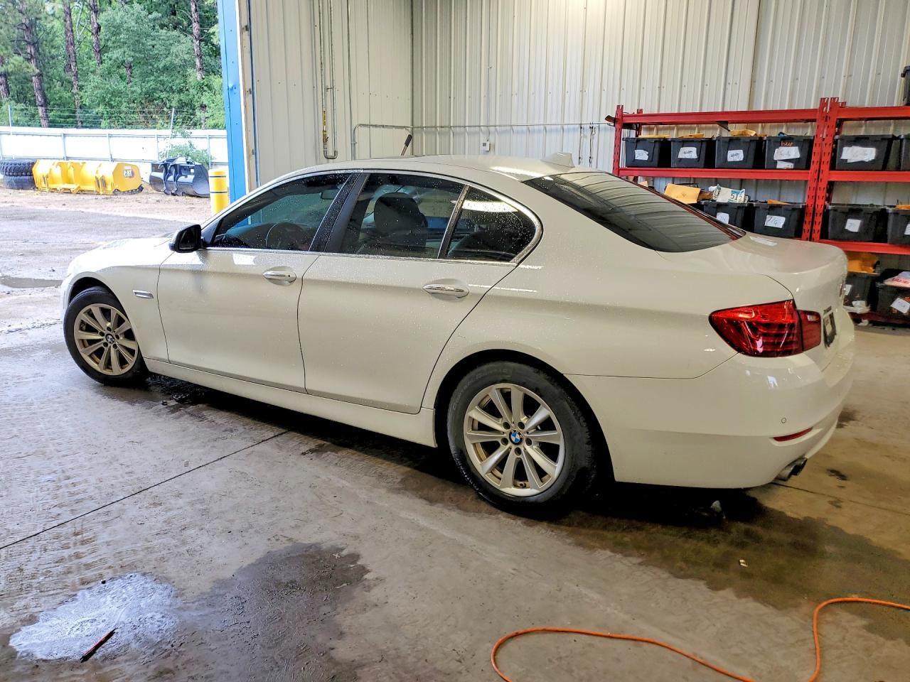 2015 BMW 528 Xi - Image 2