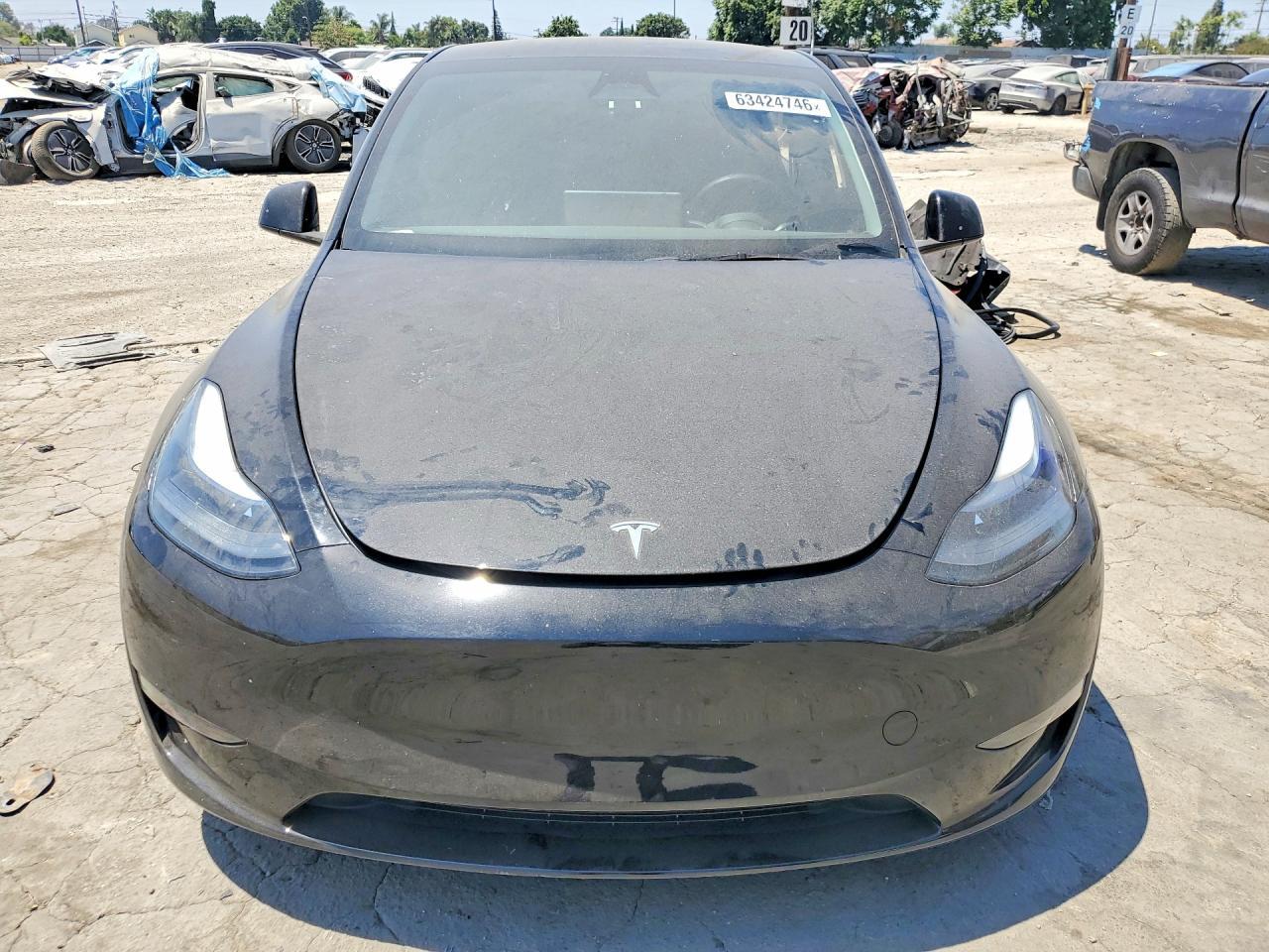 2024 Tesla Model Y - Фото 5