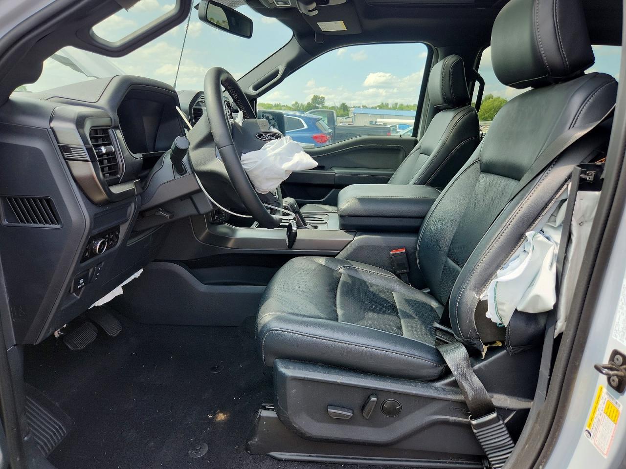 2025 Ford F150 Lariat - Image 7