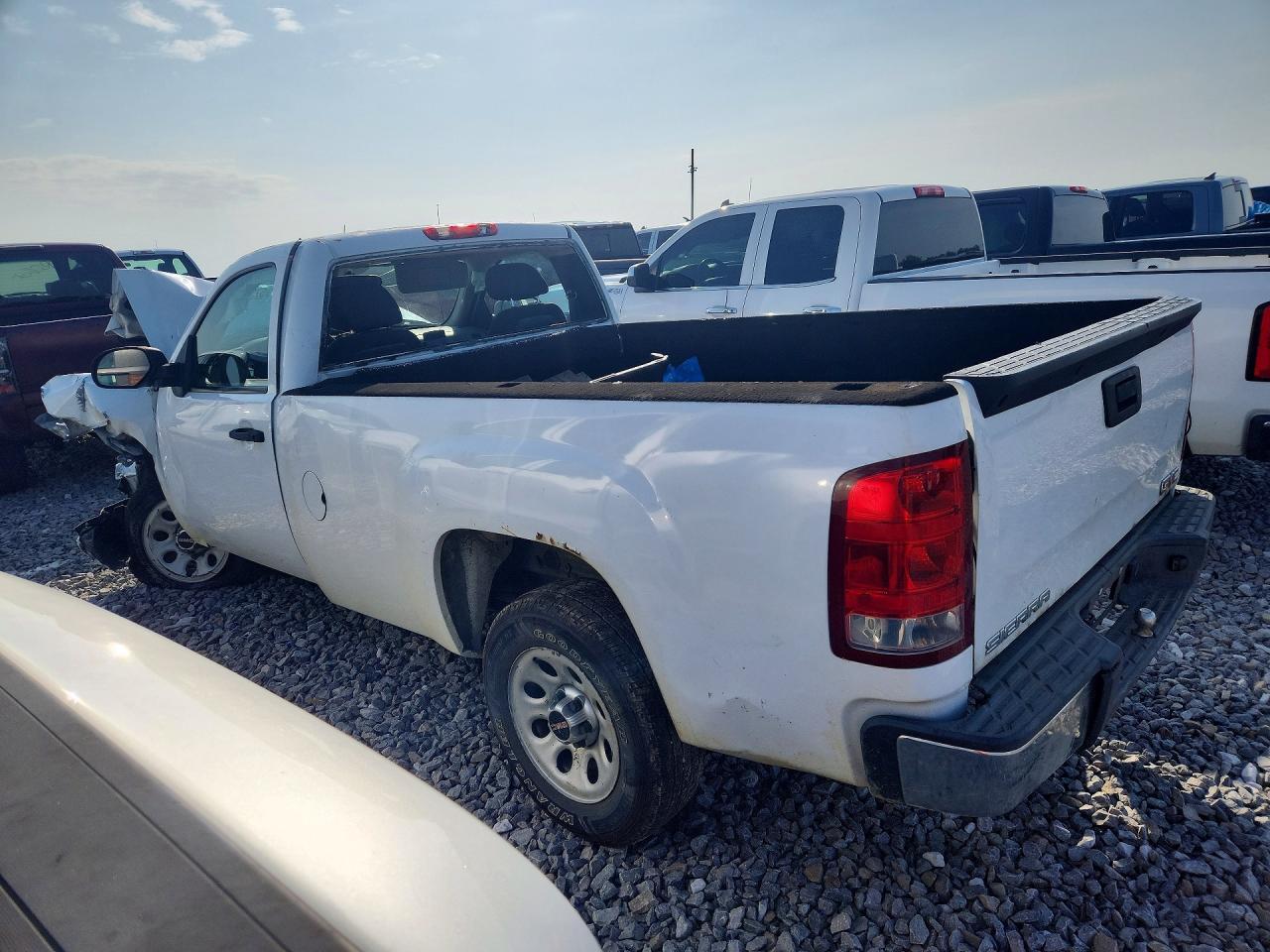 2012 GMC Sierra C1500 - Image 2