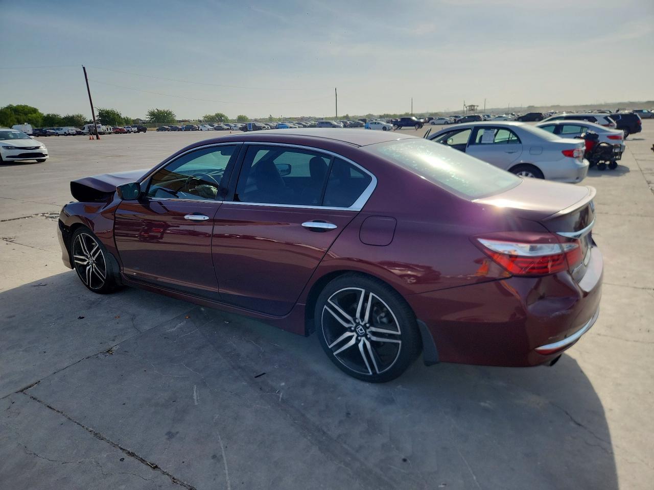 2016 Honda Accord Sport - Image 2