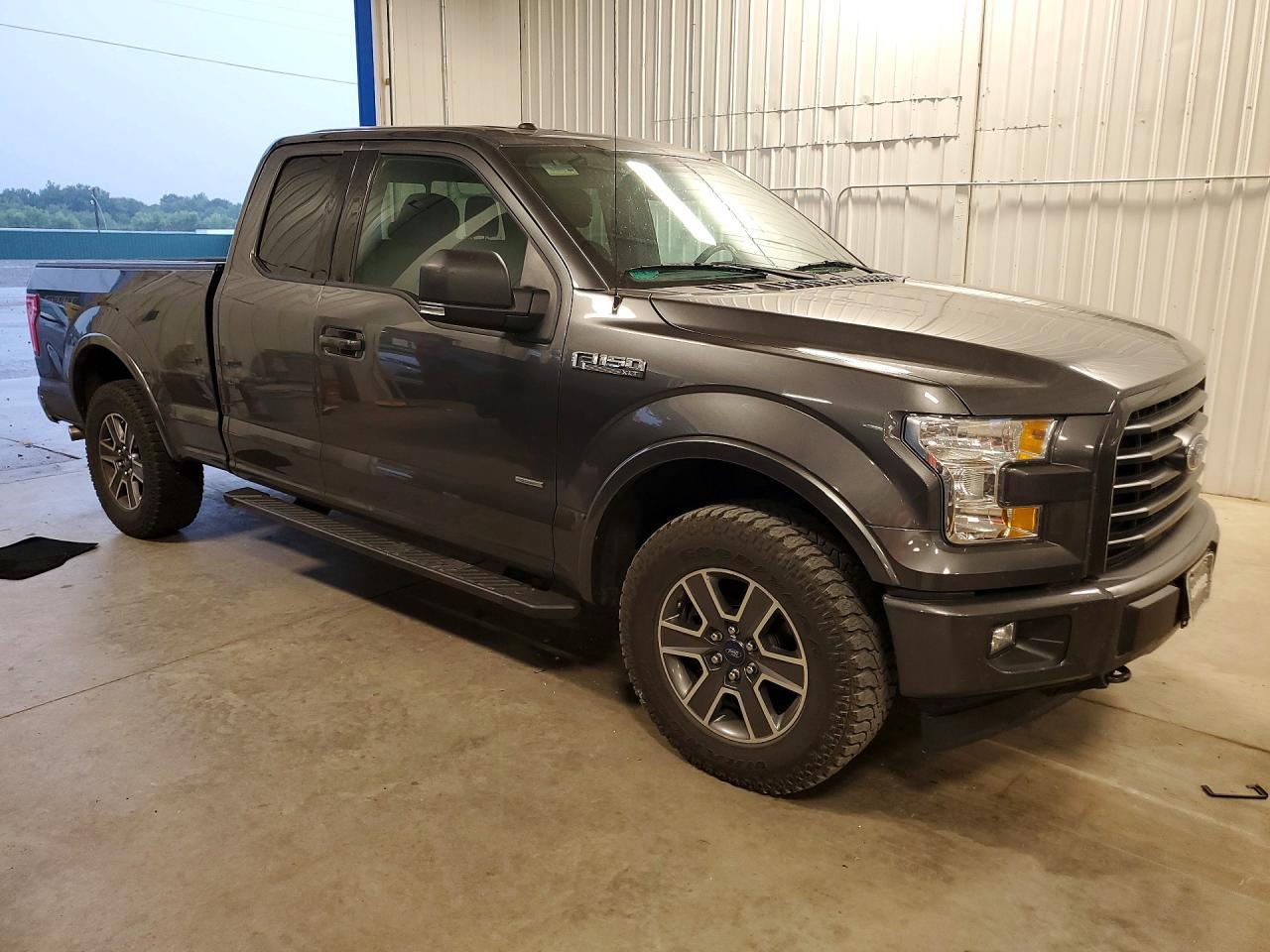 2017 Ford F150 Super Cab - Image 4