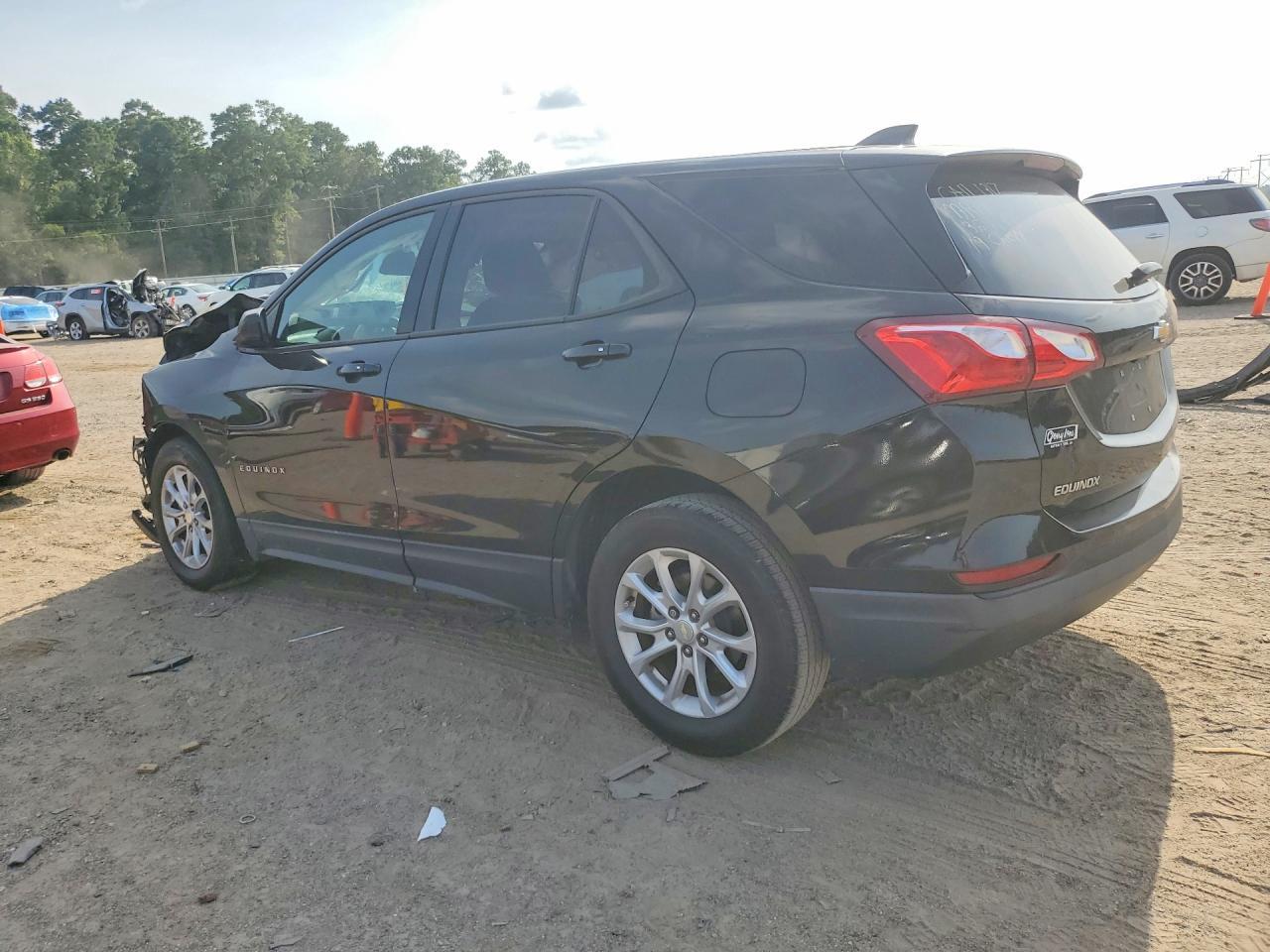 2019 Chevrolet Equinox Ls - Фото 2