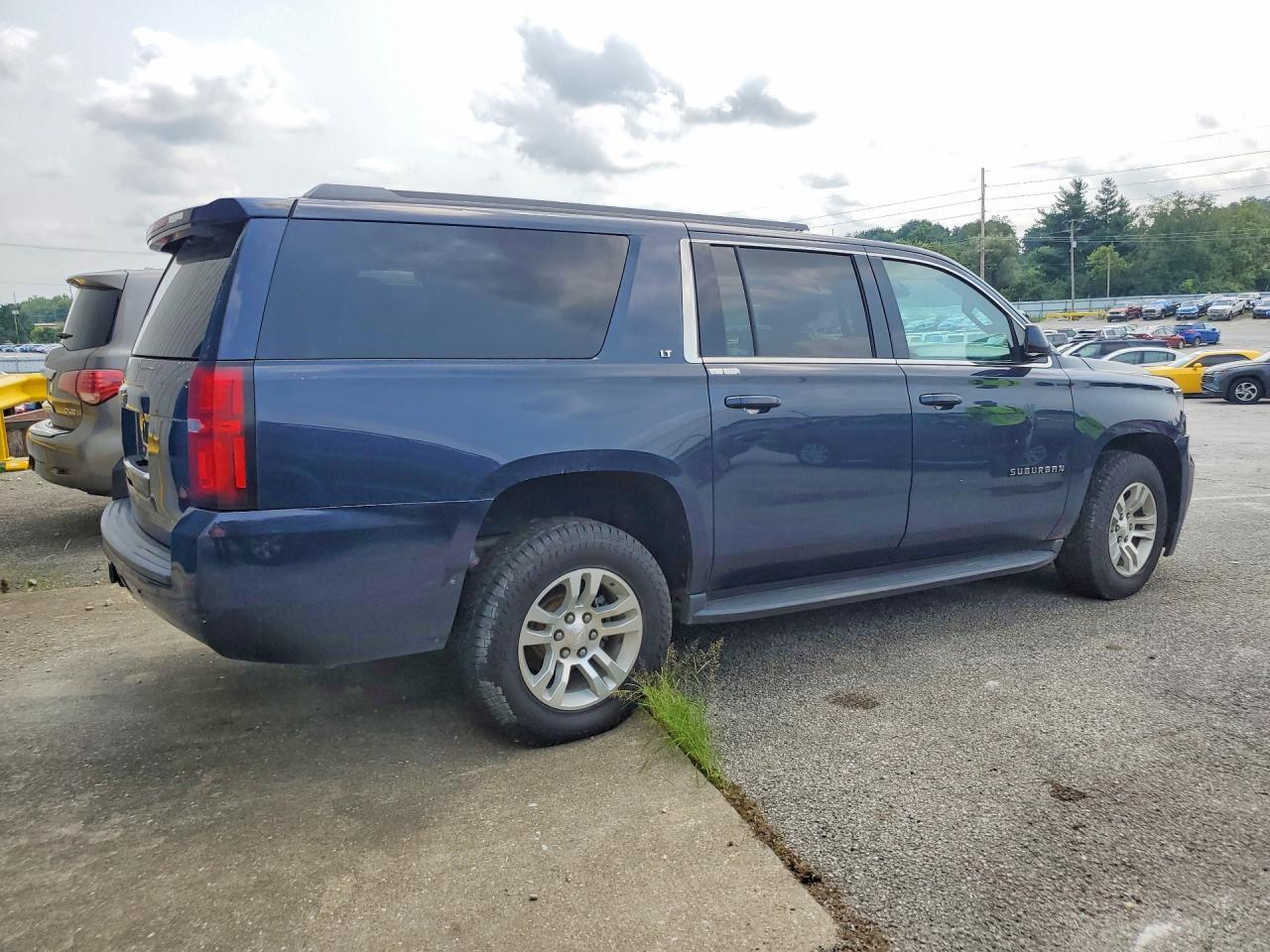 2019 Chevrolet Suburban K1500 Lt - Фото 3