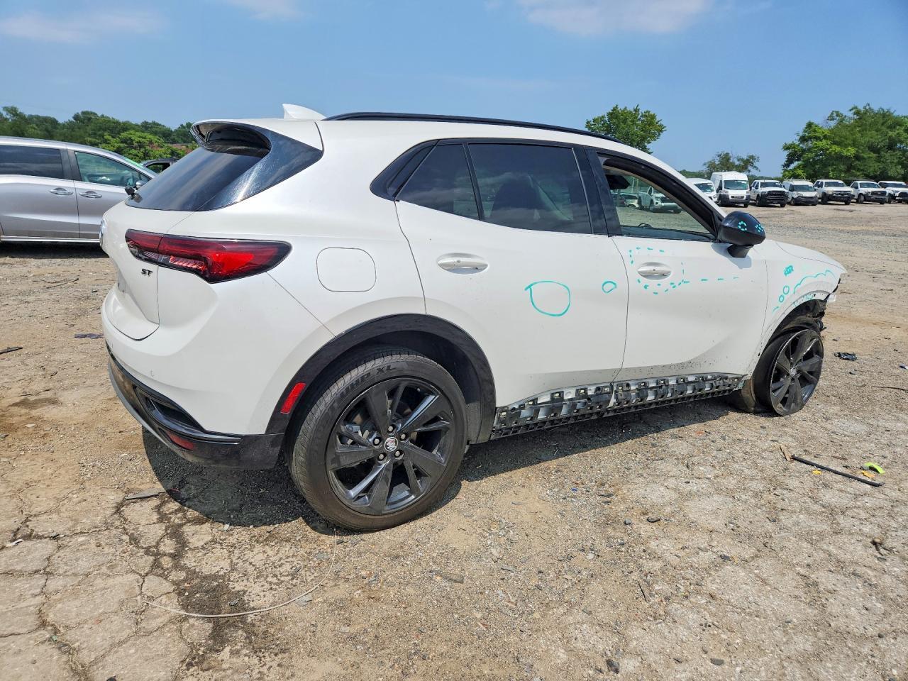 2023 Buick Envision Essence - Image 3