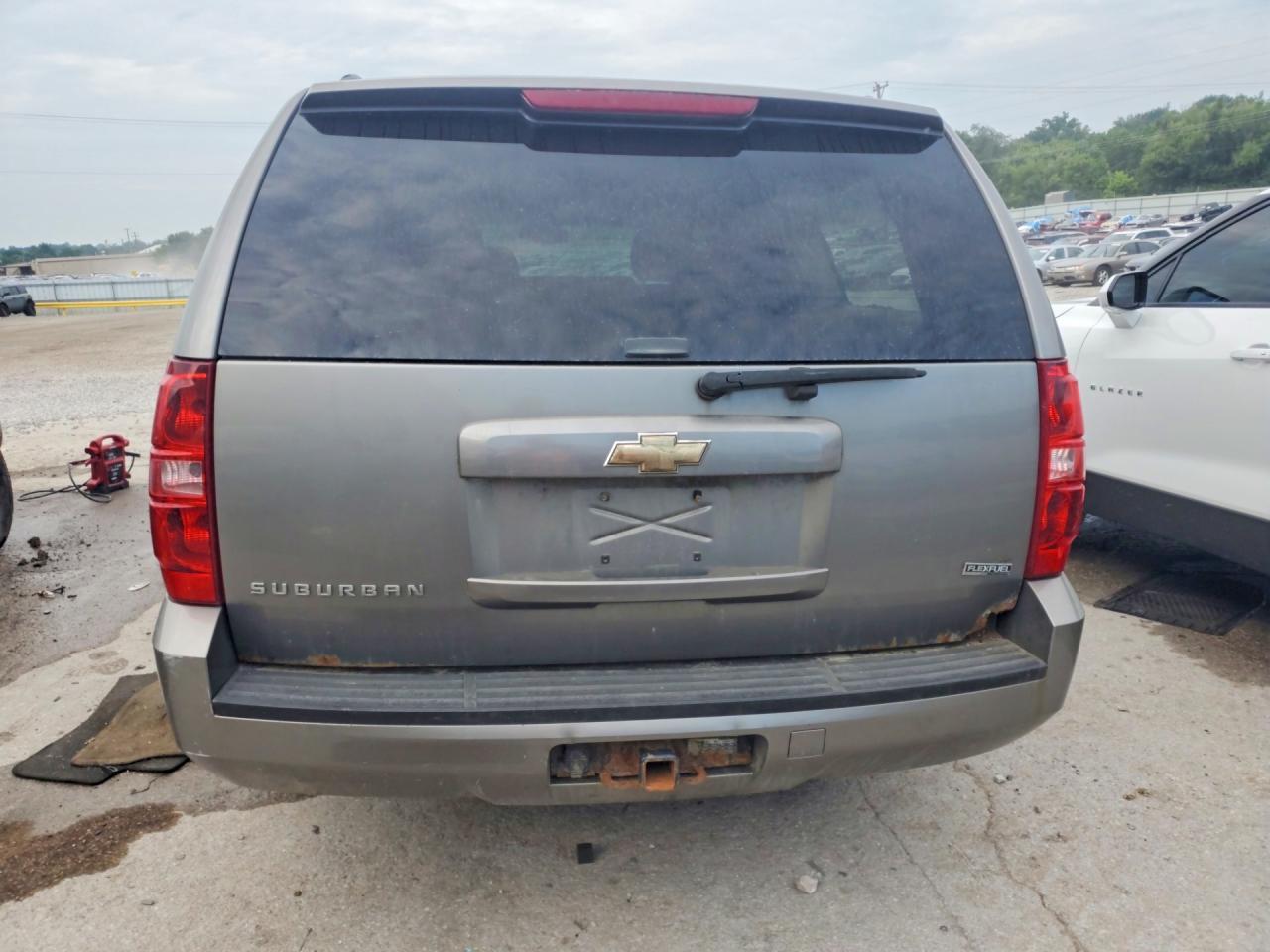 2009 Chevrolet Suburban K1500 Ls - Image 6