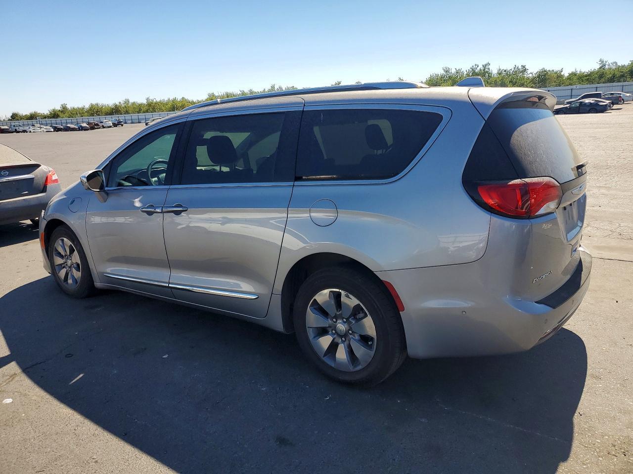 2018 Chrysler Pacifica Hybrid Limited - Фото 2