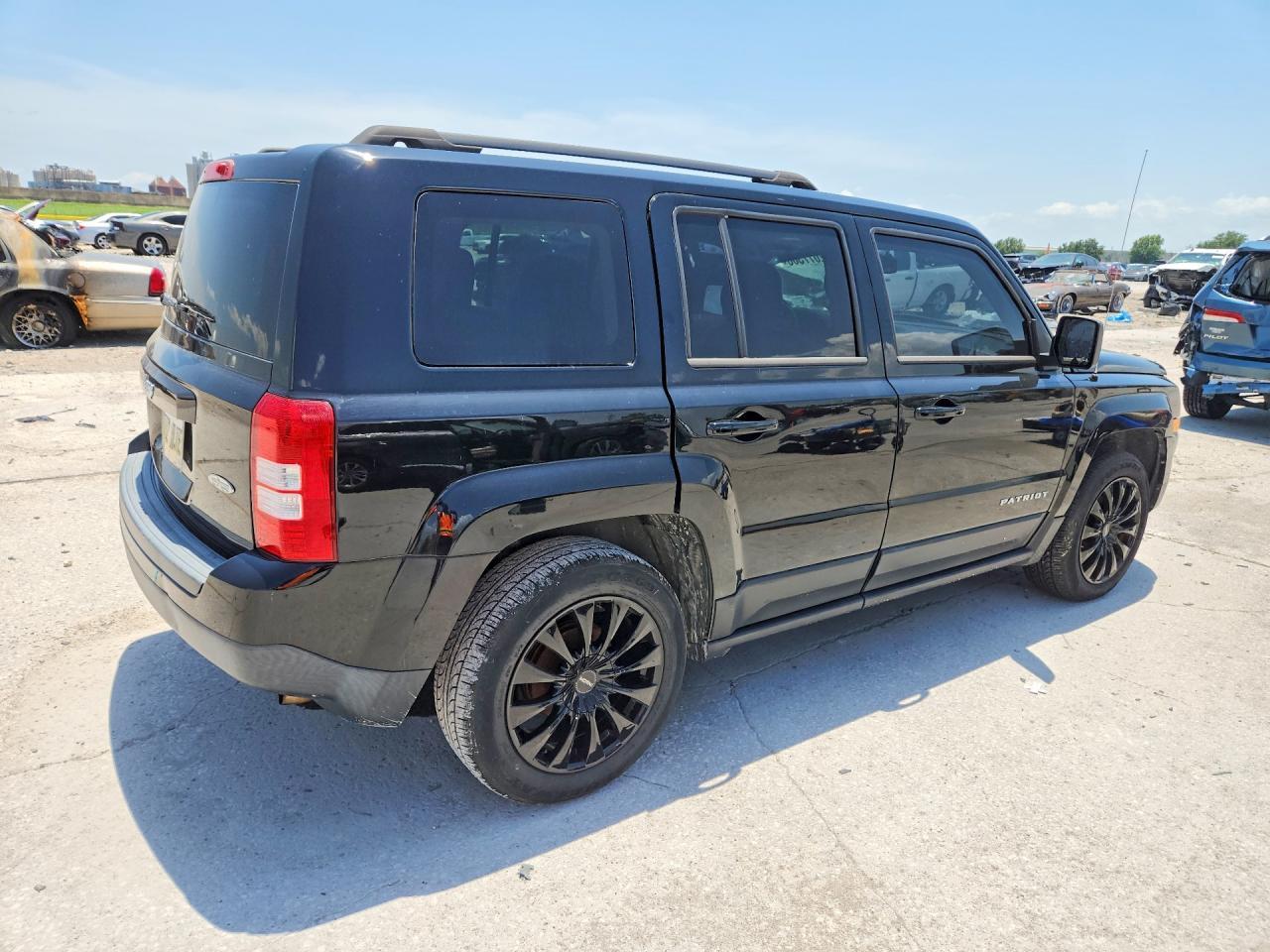 2014 Jeep Patriot Latitude - Image 3