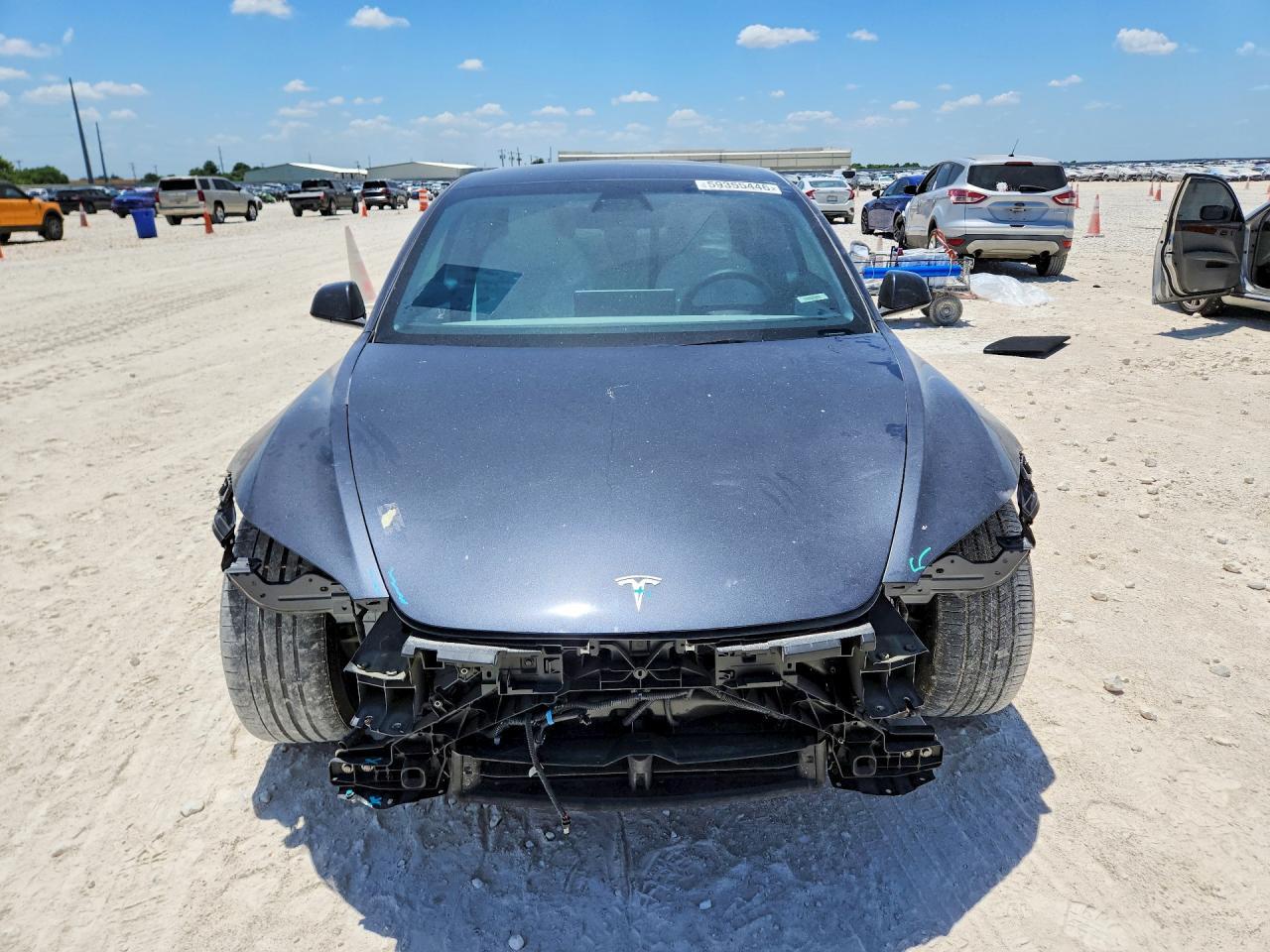 2025 Tesla Model 3 - Фото 5