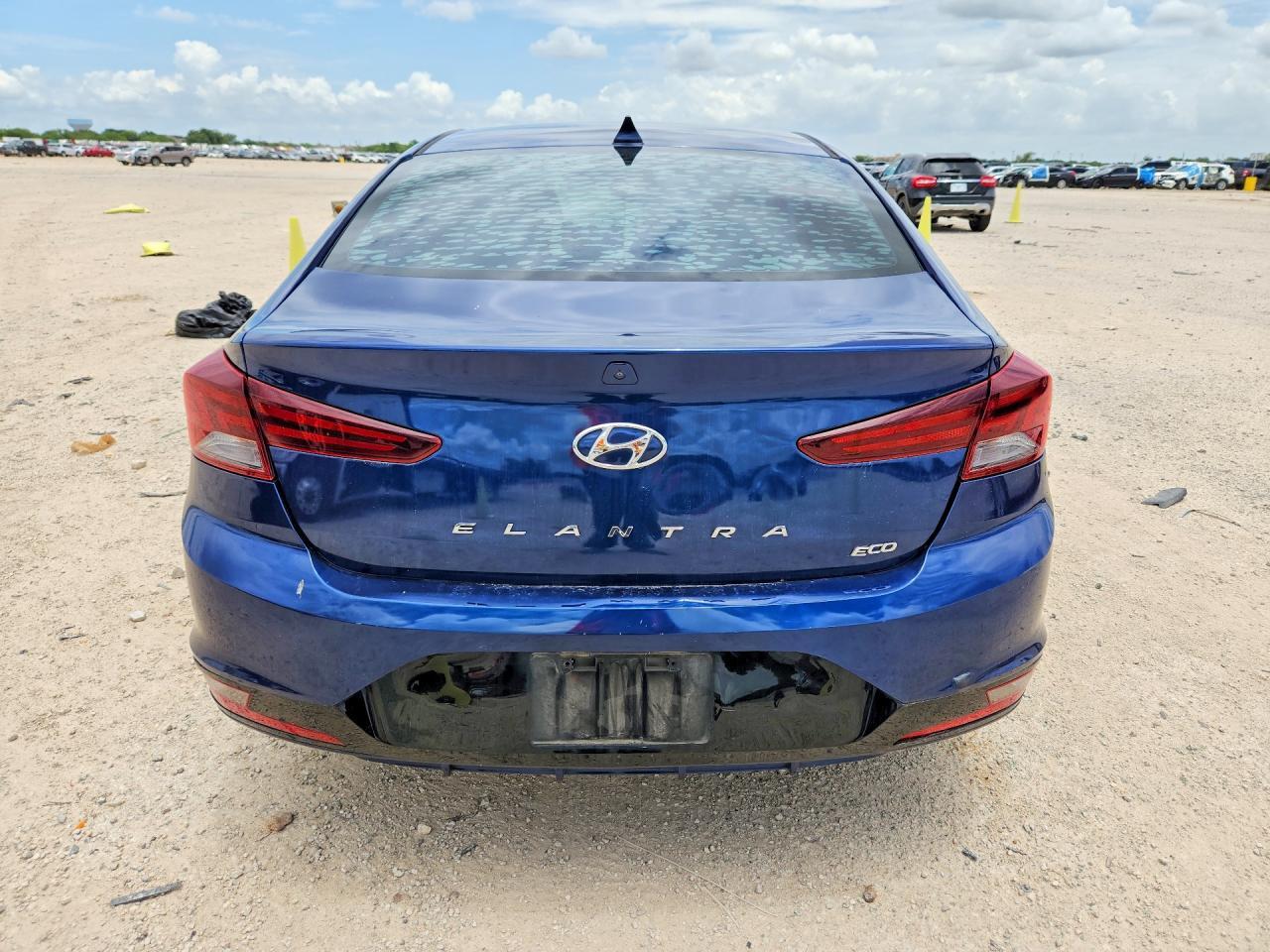 2020 Hyundai Elantra Eco - Фото 6