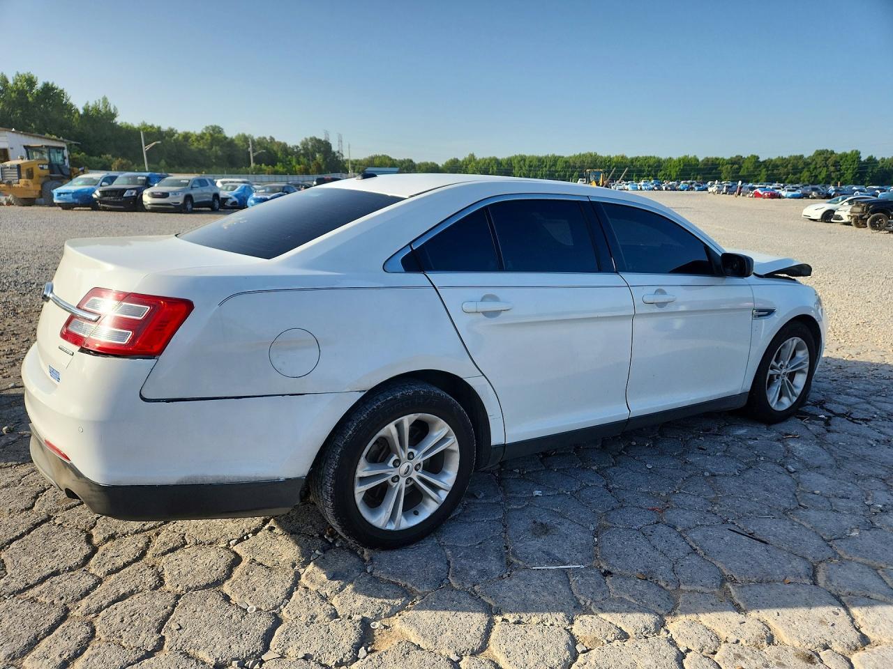 2019 Ford Taurus Se - Фото 3
