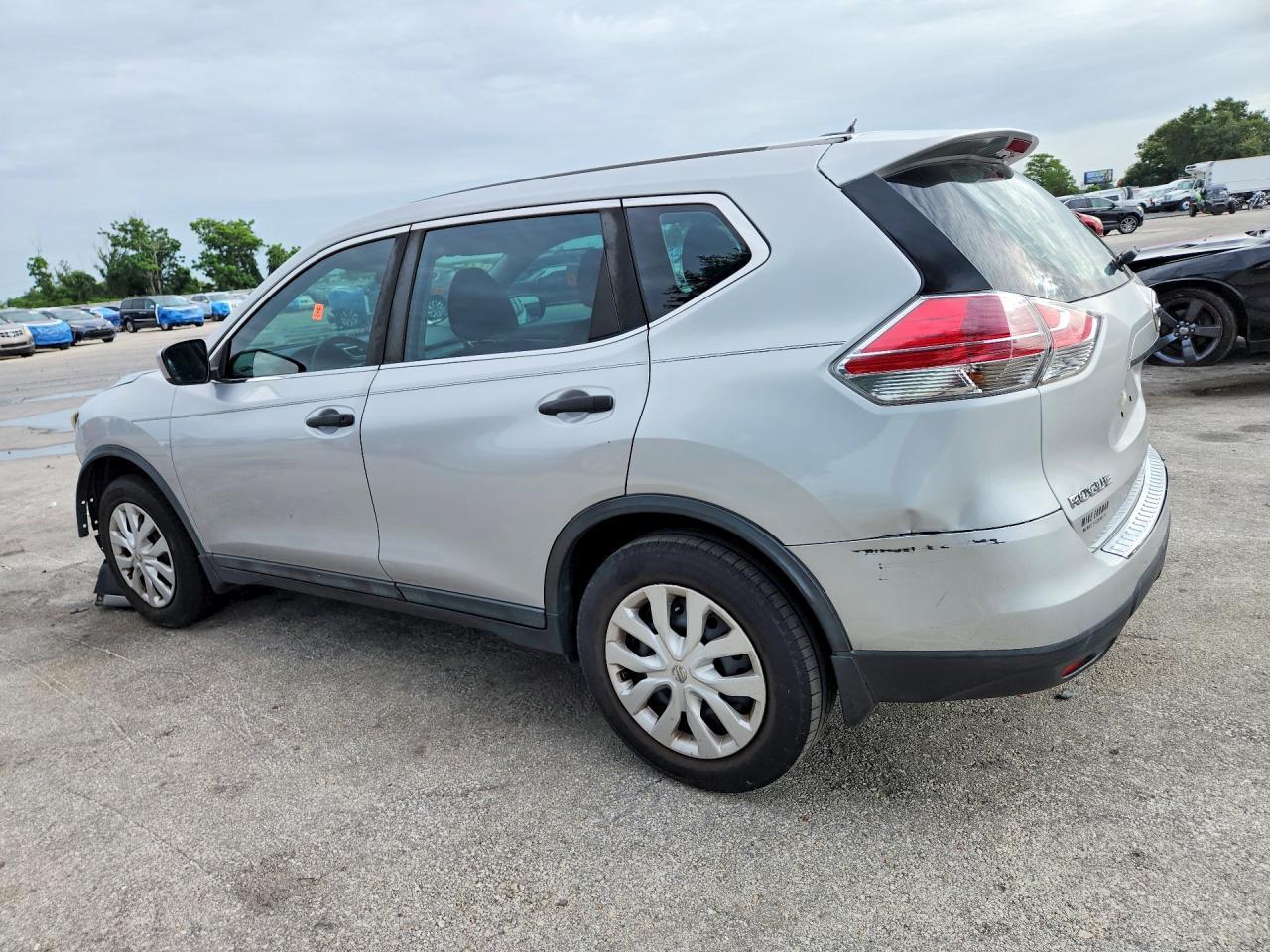 2016 Nissan Rogue S - Image 2