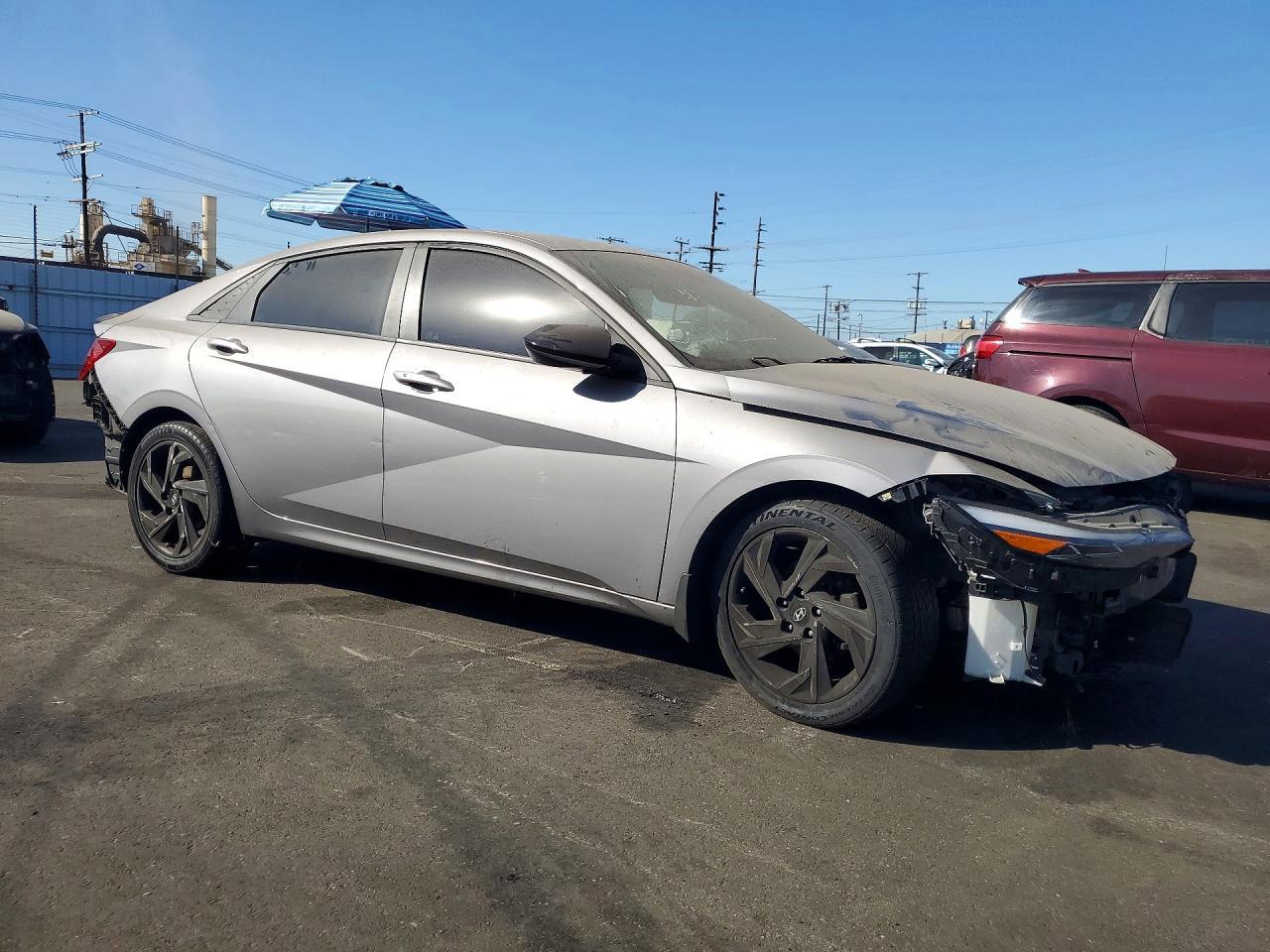 2025 Hyundai Elantra Sel Sport - Image 4