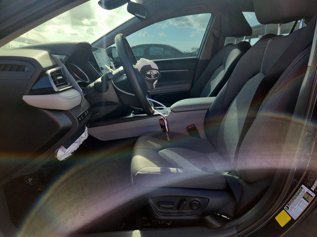 2022 Toyota Camry Le - Image 7