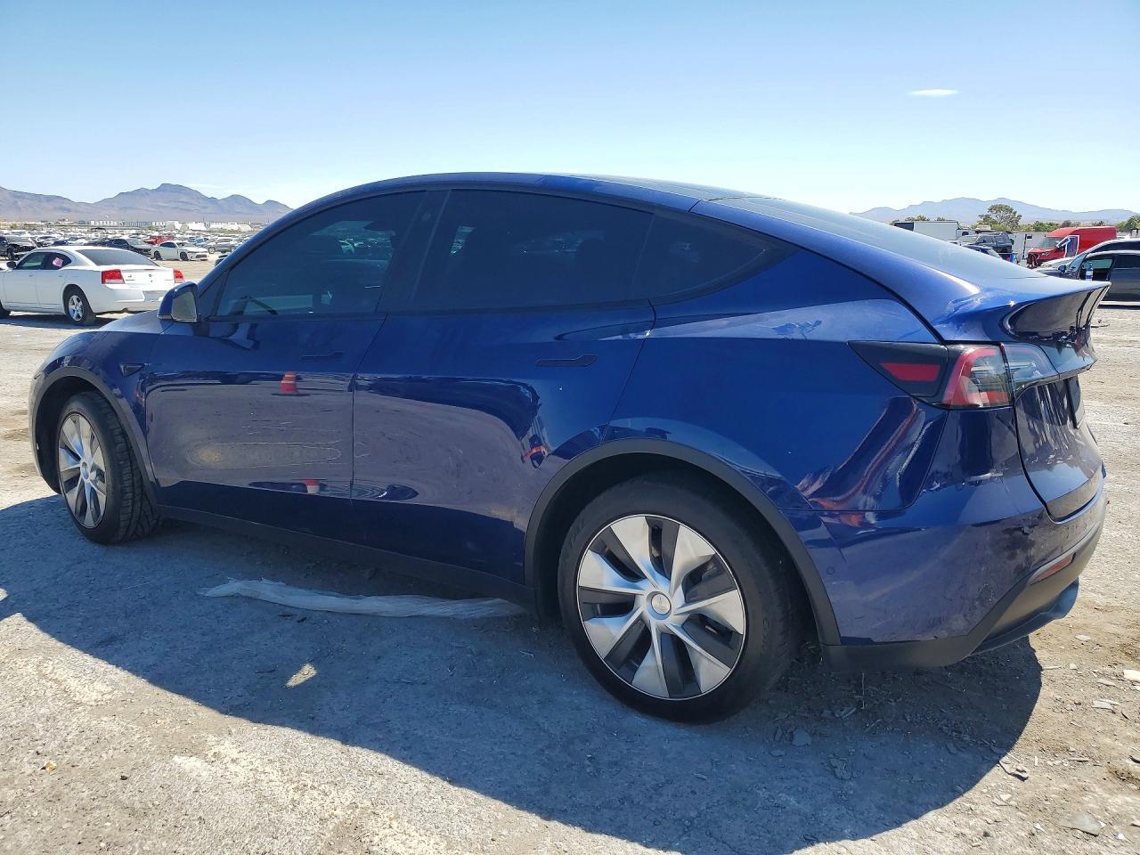 2022 Tesla Model Y - Image 2