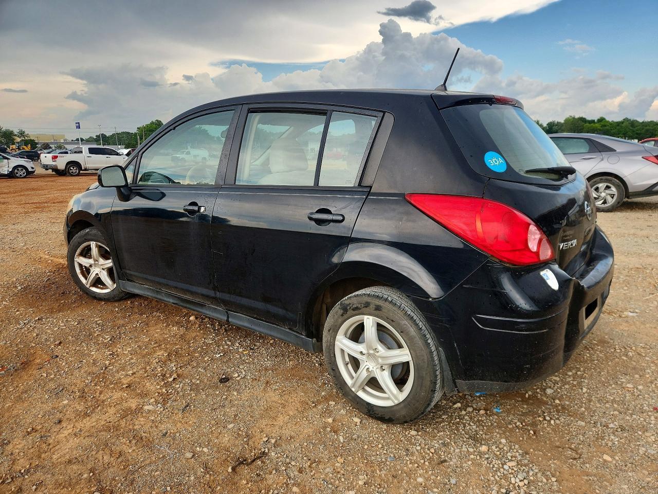 2007 Nissan Versa 1.8 S - Фото 2