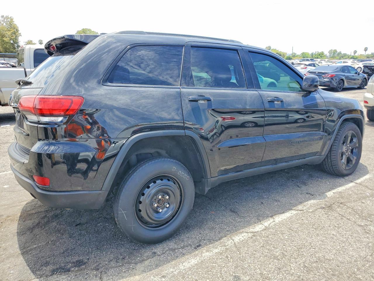 2019 Jeep Grand Cherokee Laredo - Фото 3
