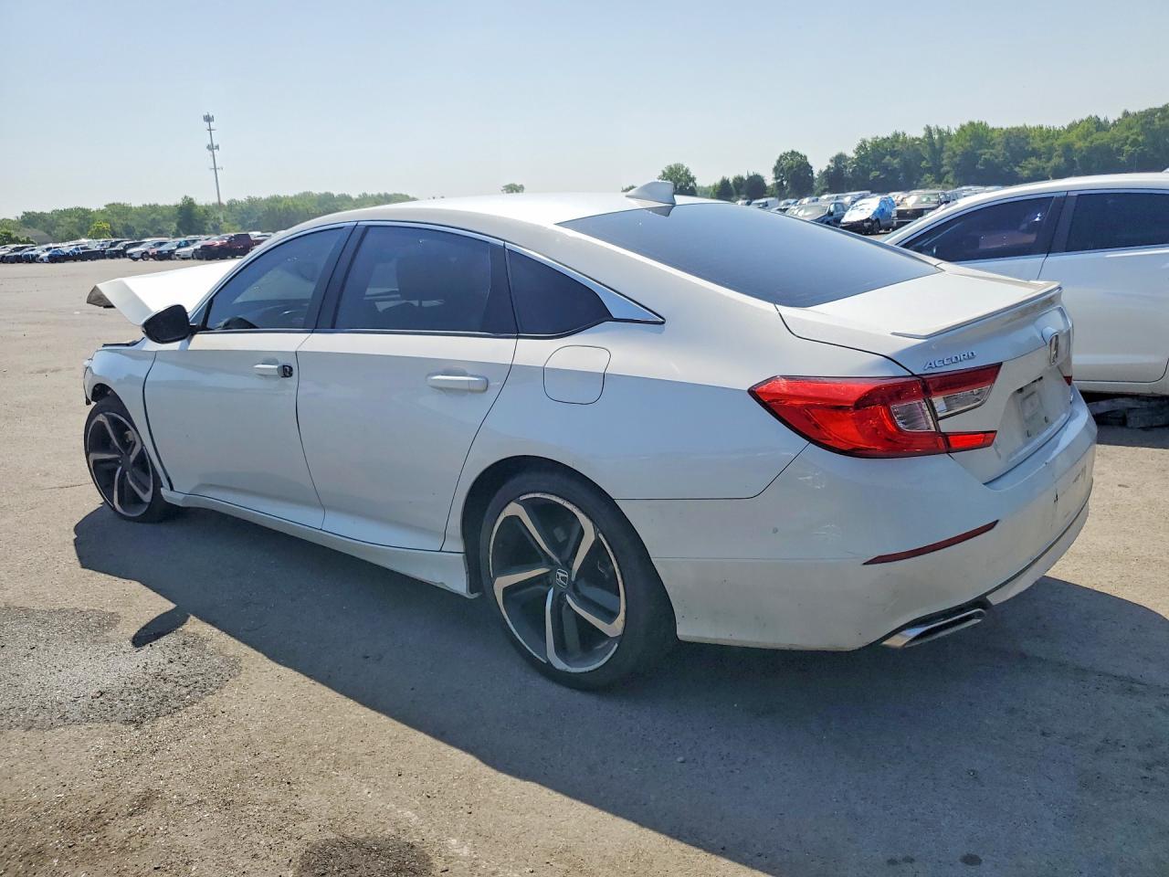 2019 Honda Accord Sport - Фото 2