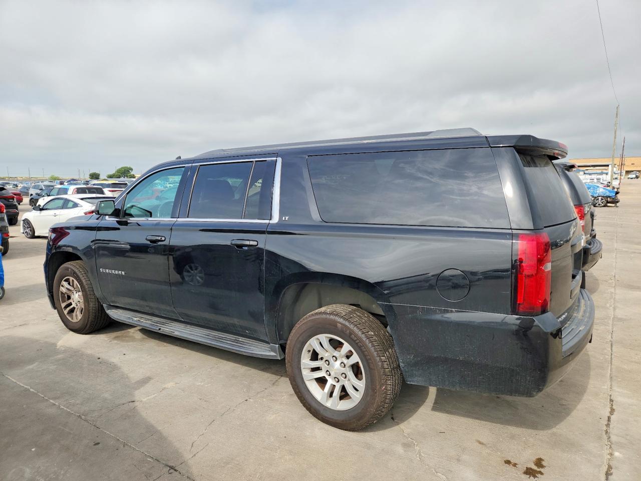 2018 Chevrolet Suburban C1500 Lt - Фото 2