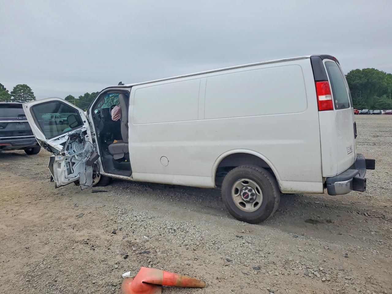 2020 GMC Savana G2500 - Image 2