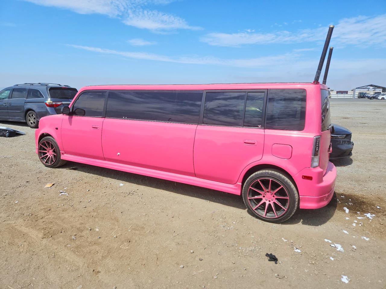 2006 Toyota Scion Xb - Фото 2