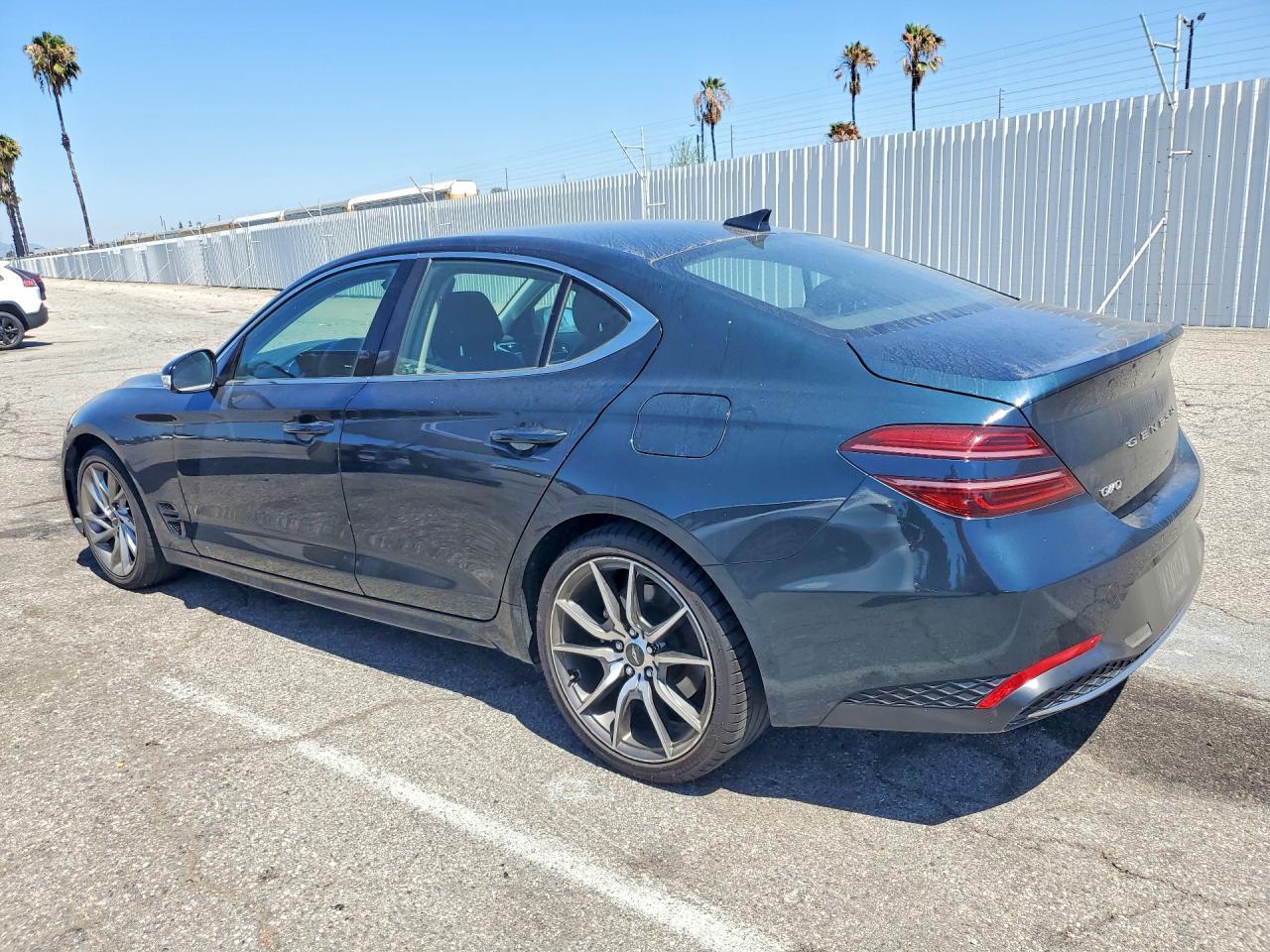 2022 Genesis G70 2.0T - Image 2