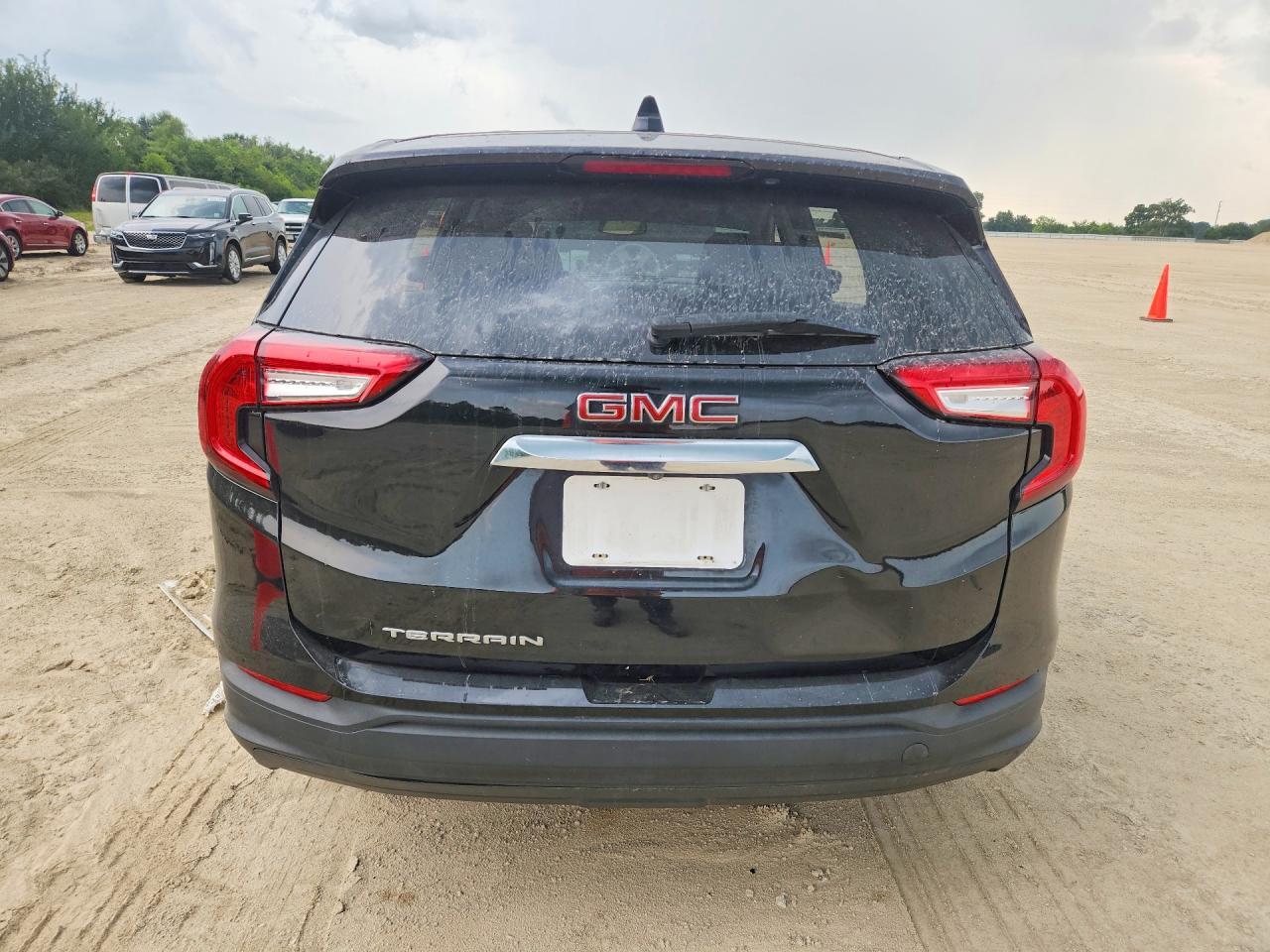 2022 GMC Terrain Sle - Image 6