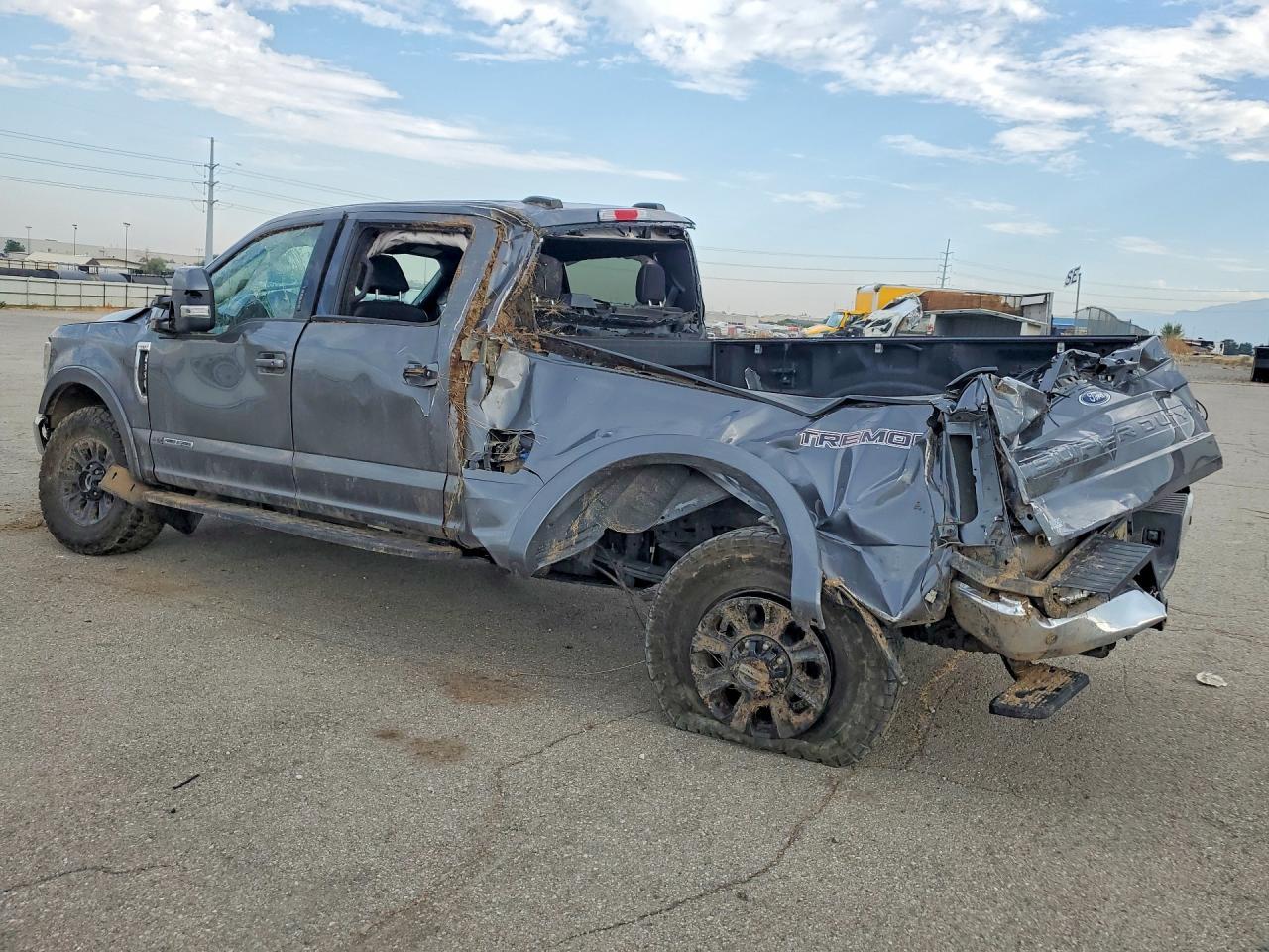 2022 Ford F350 Super Duty - Фото 2