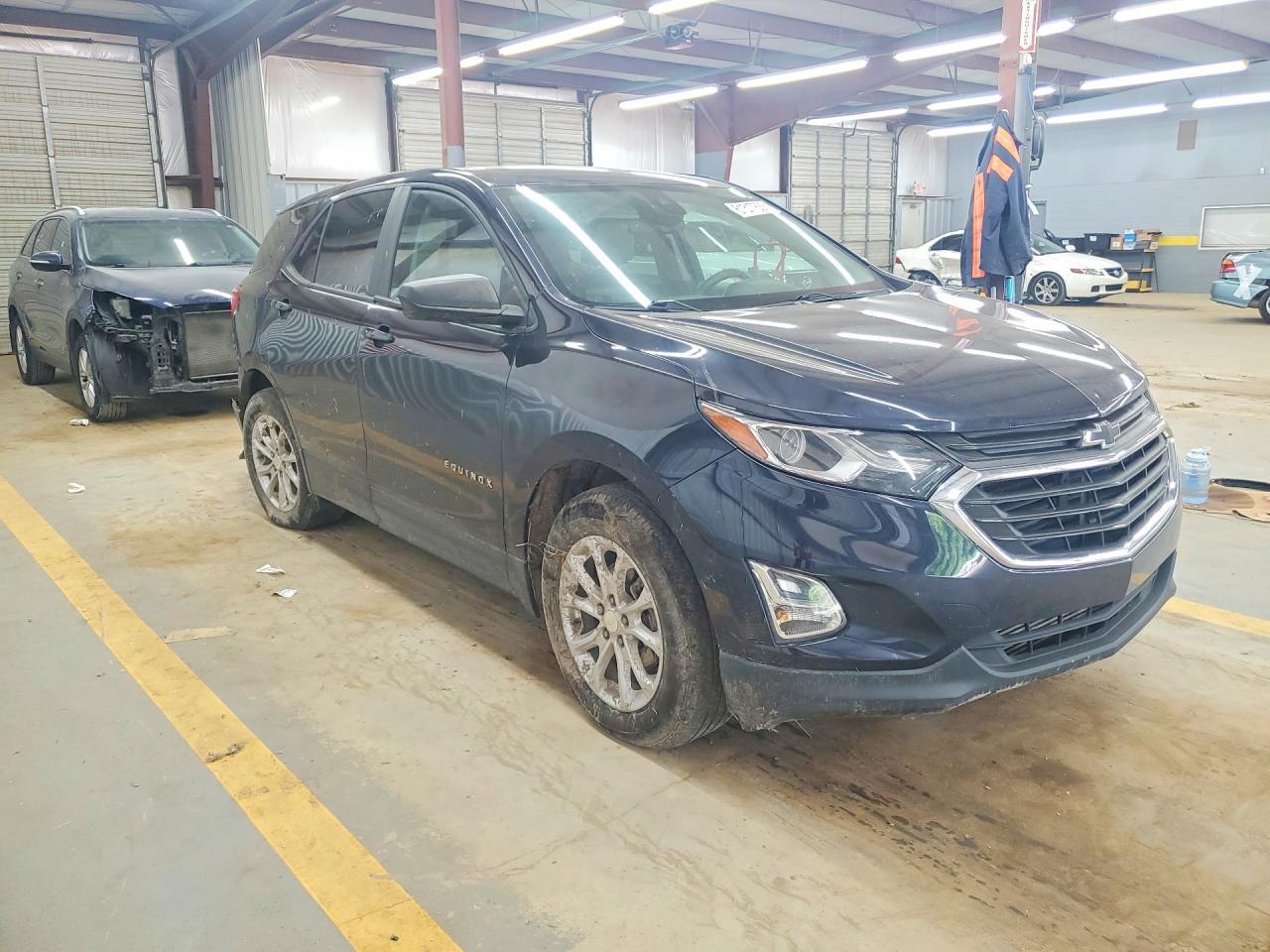 2020 Chevrolet Equinox Ls - Image 4