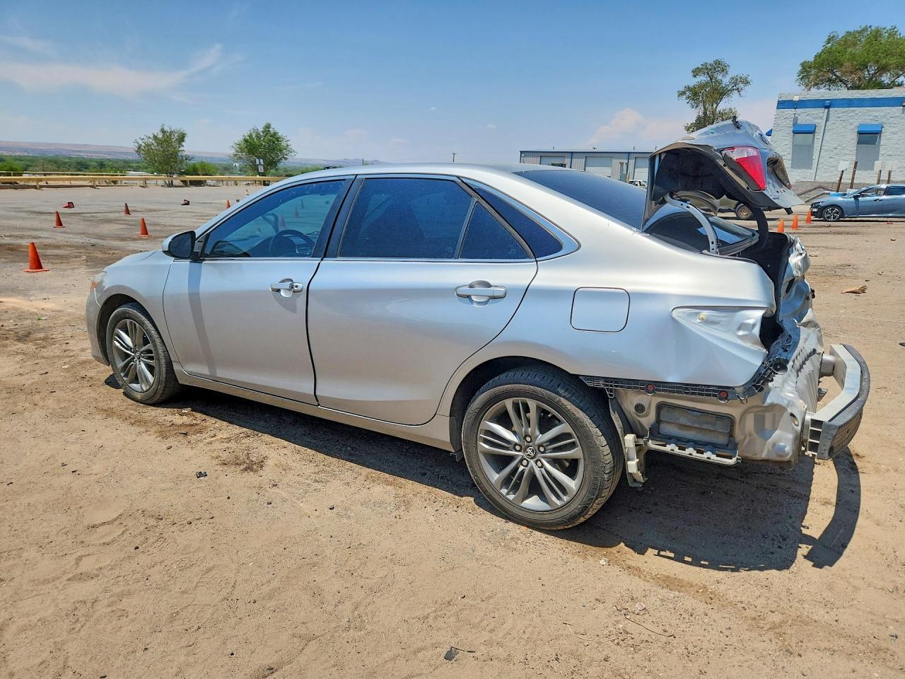 2017 Toyota Camry Se - Image 2
