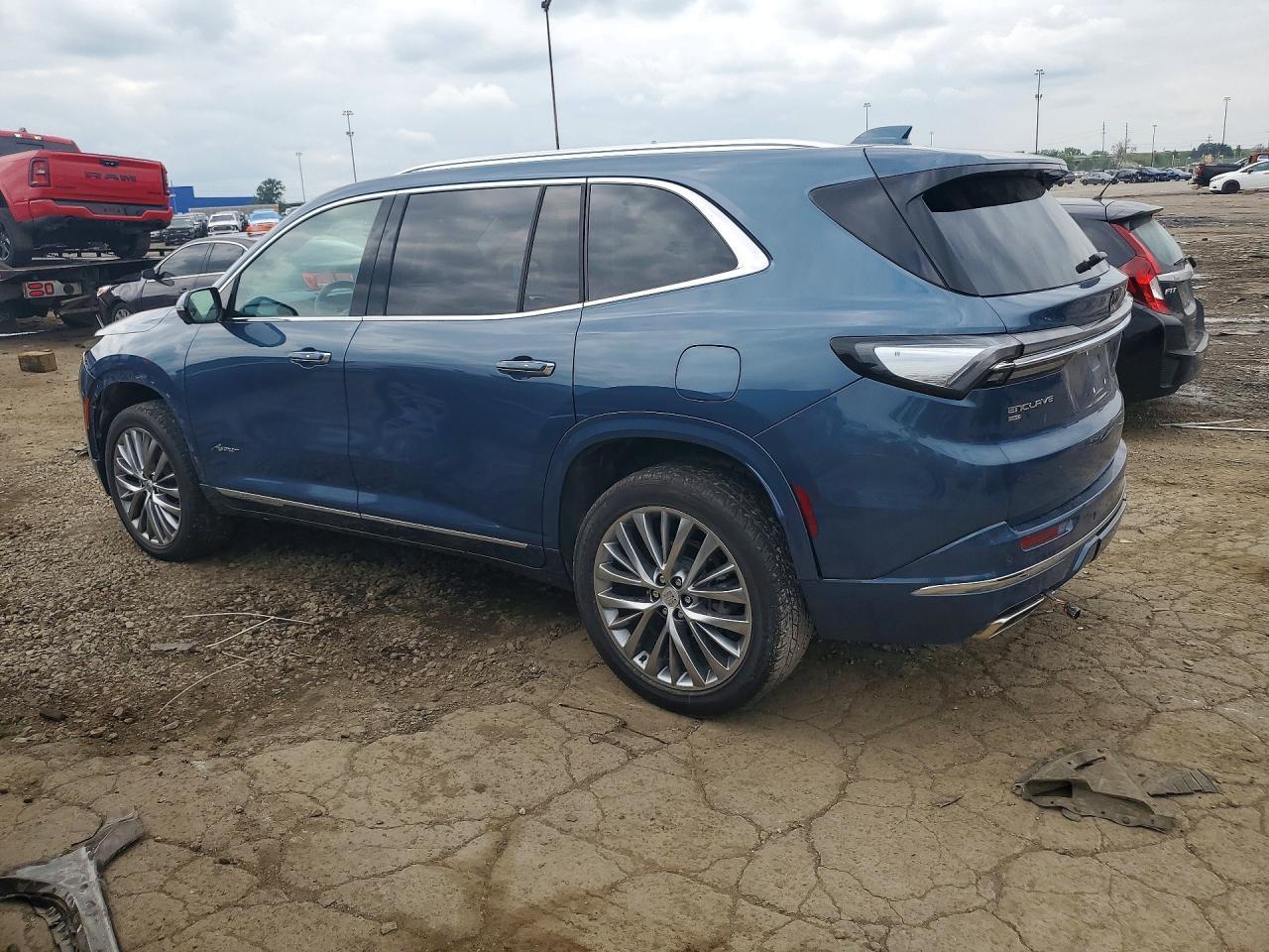 2025 Buick Enclave Avenir - Фото 2