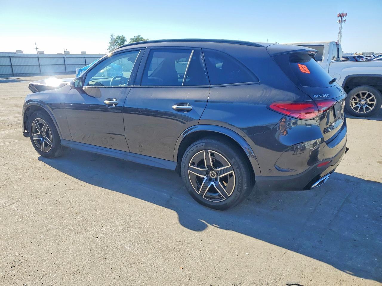 2025 Mercedes-Benz Glc 300 - Фото 2