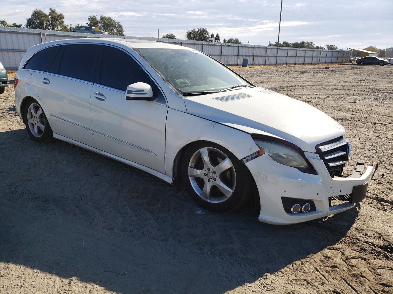 2011 Mercedes-Benz R 350 4Matic - Фото 4