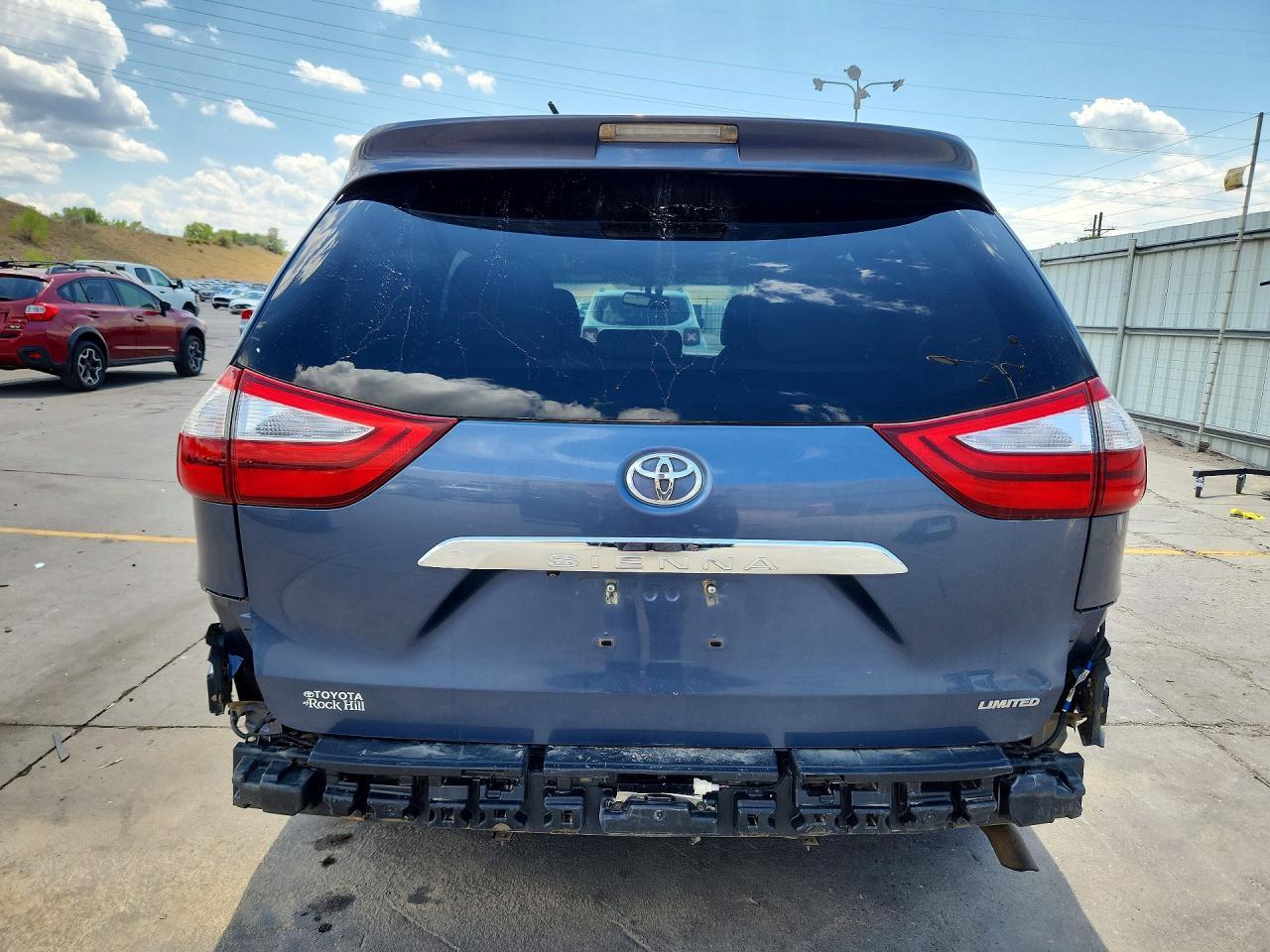 2015 Toyota Sienna Limited Premium 7-Passenger - Фото 6