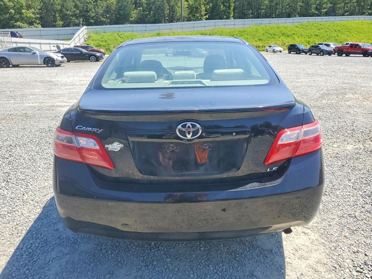2009 Toyota Camry Le - Image 6