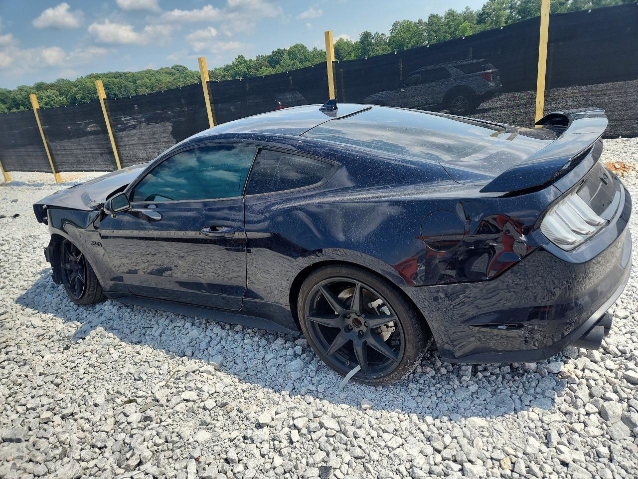 2021 Ford Mustang Gt - Фото 2