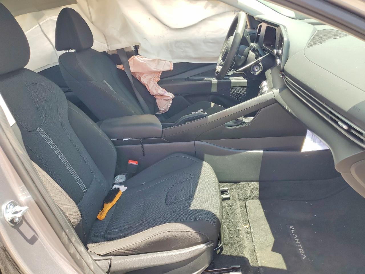 2025 Hyundai Elantra Se - Фото 7