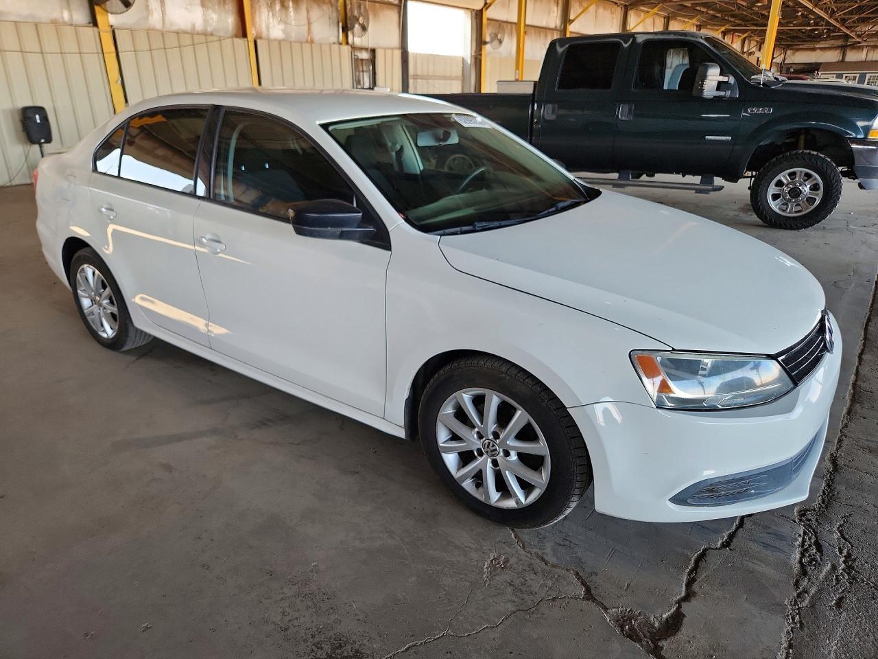 2013 Volkswagen Jetta Base - Image 4