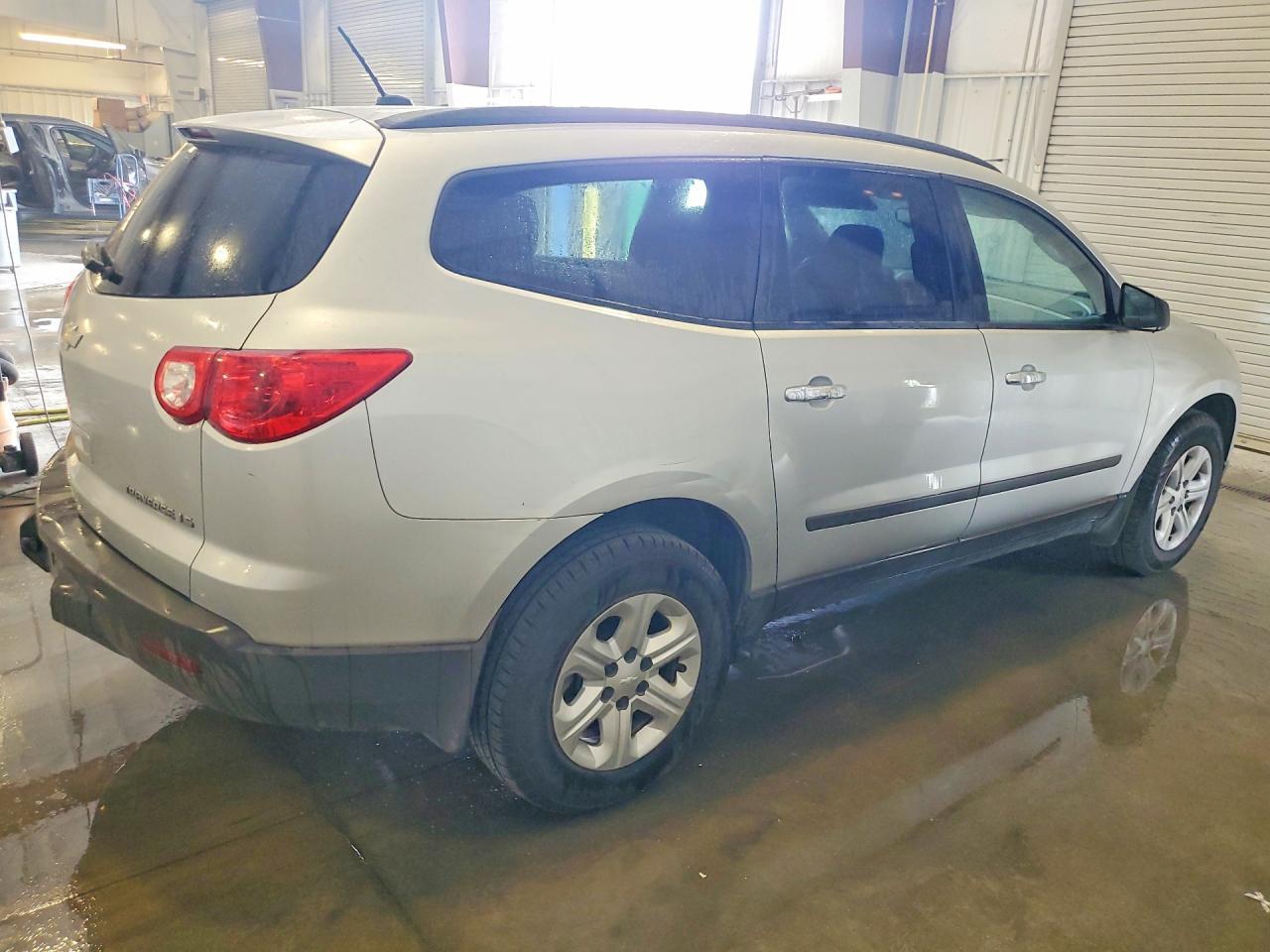 2012 Chevrolet Traverse Ls - Фото 3