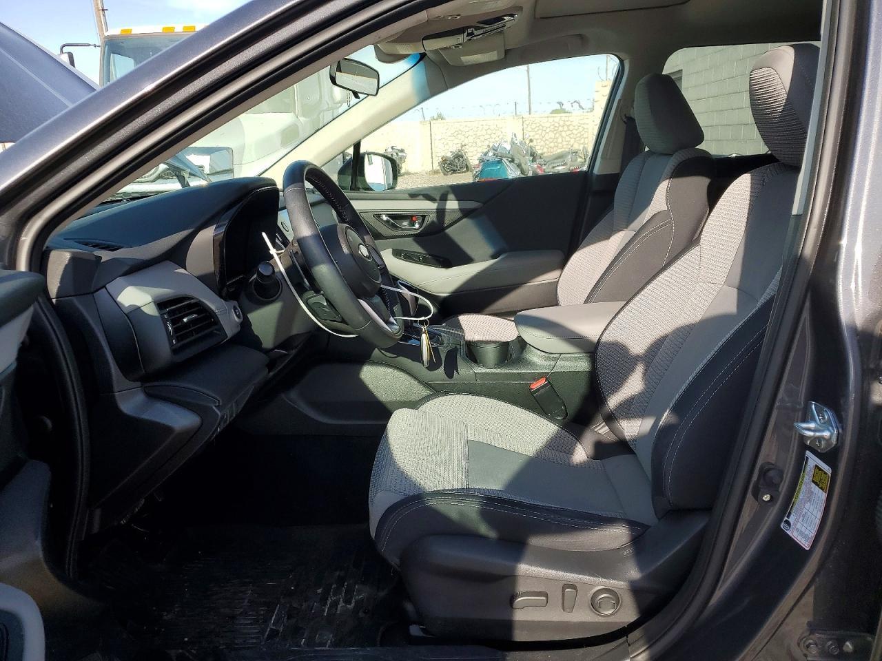 2022 Subaru Outback Premium - Image 7
