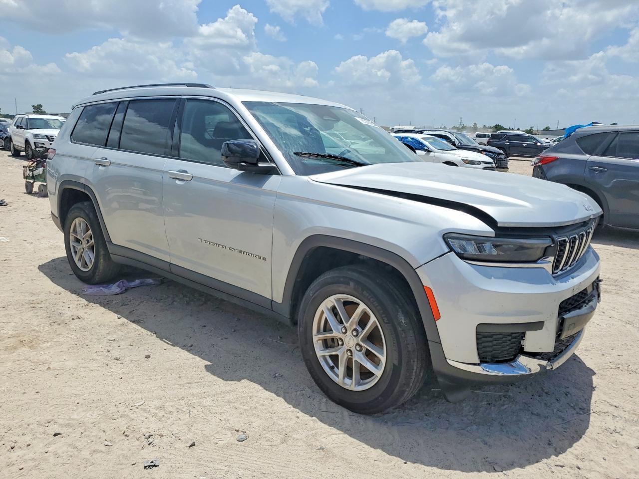 2023 Jeep Grand Cherokee L Laredo/L Altitude - Image 4
