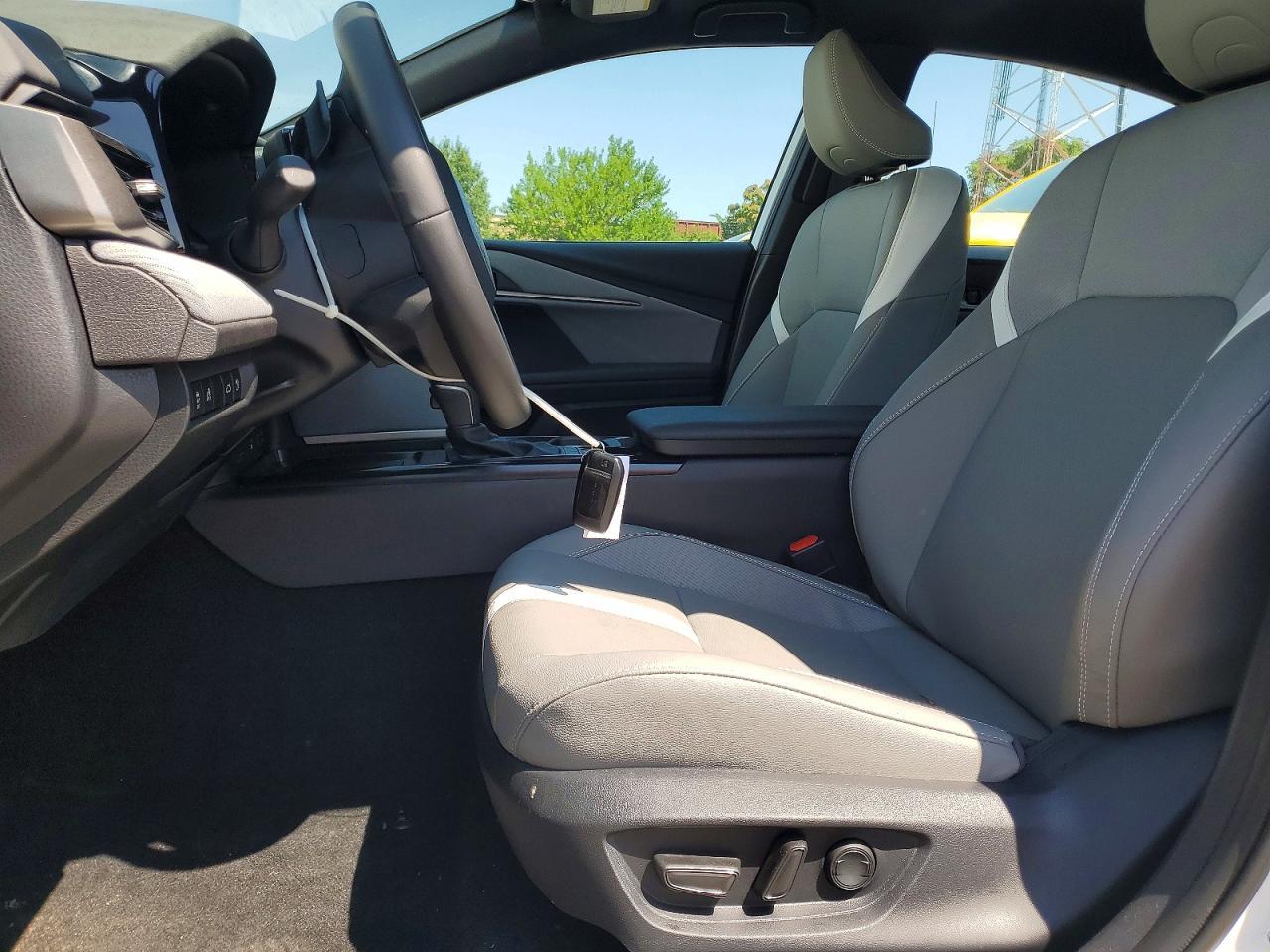 2026 Toyota Camry Se - Image 7