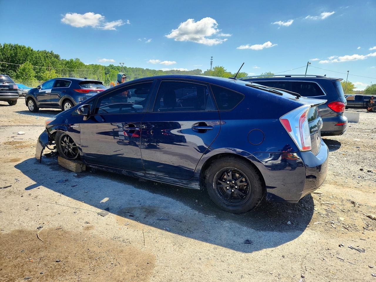 2013 Toyota Prius Four - Image 2