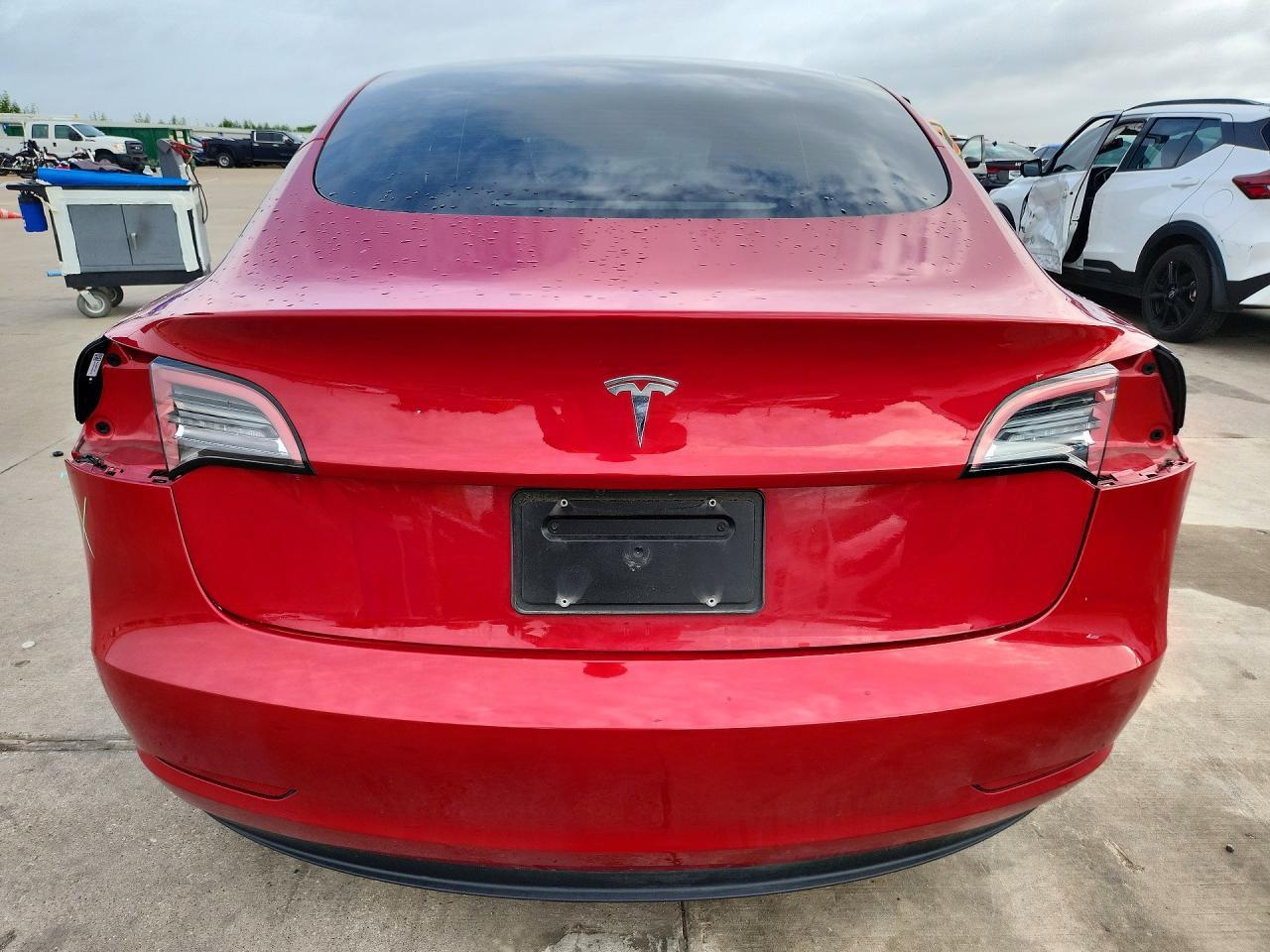 2023 Tesla Model 3 - Фото 6