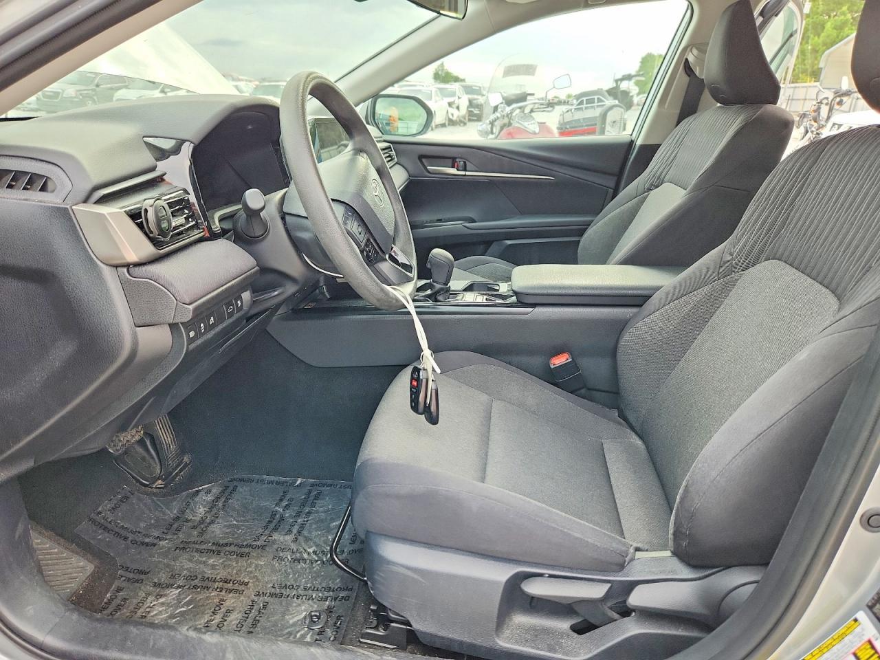 2025 Toyota Camry Le - Фото 7