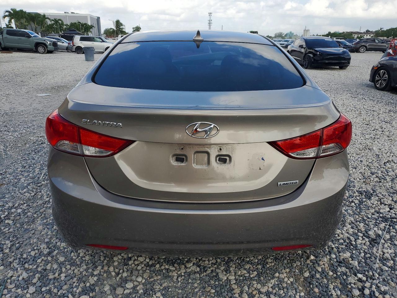 2013 Hyundai Elantra Limited - Фото 6