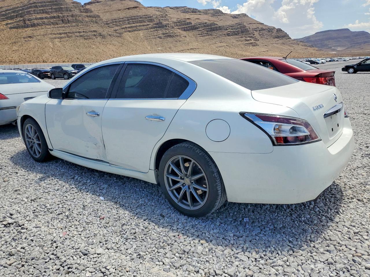 2014 Nissan Maxima 3.5 S - Image 2