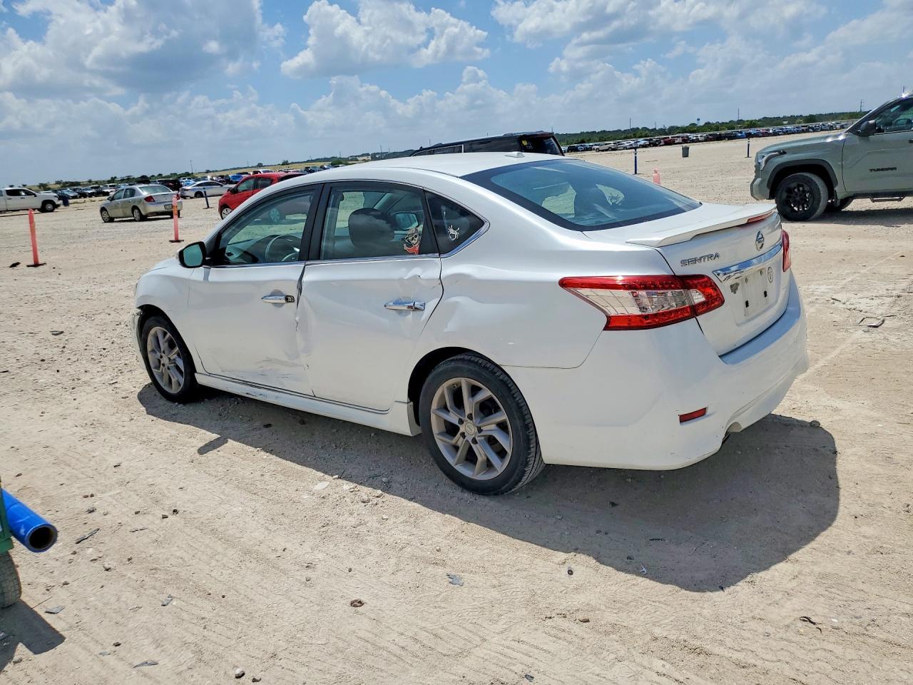 2015 Nissan Sentra Sr - Фото 2
